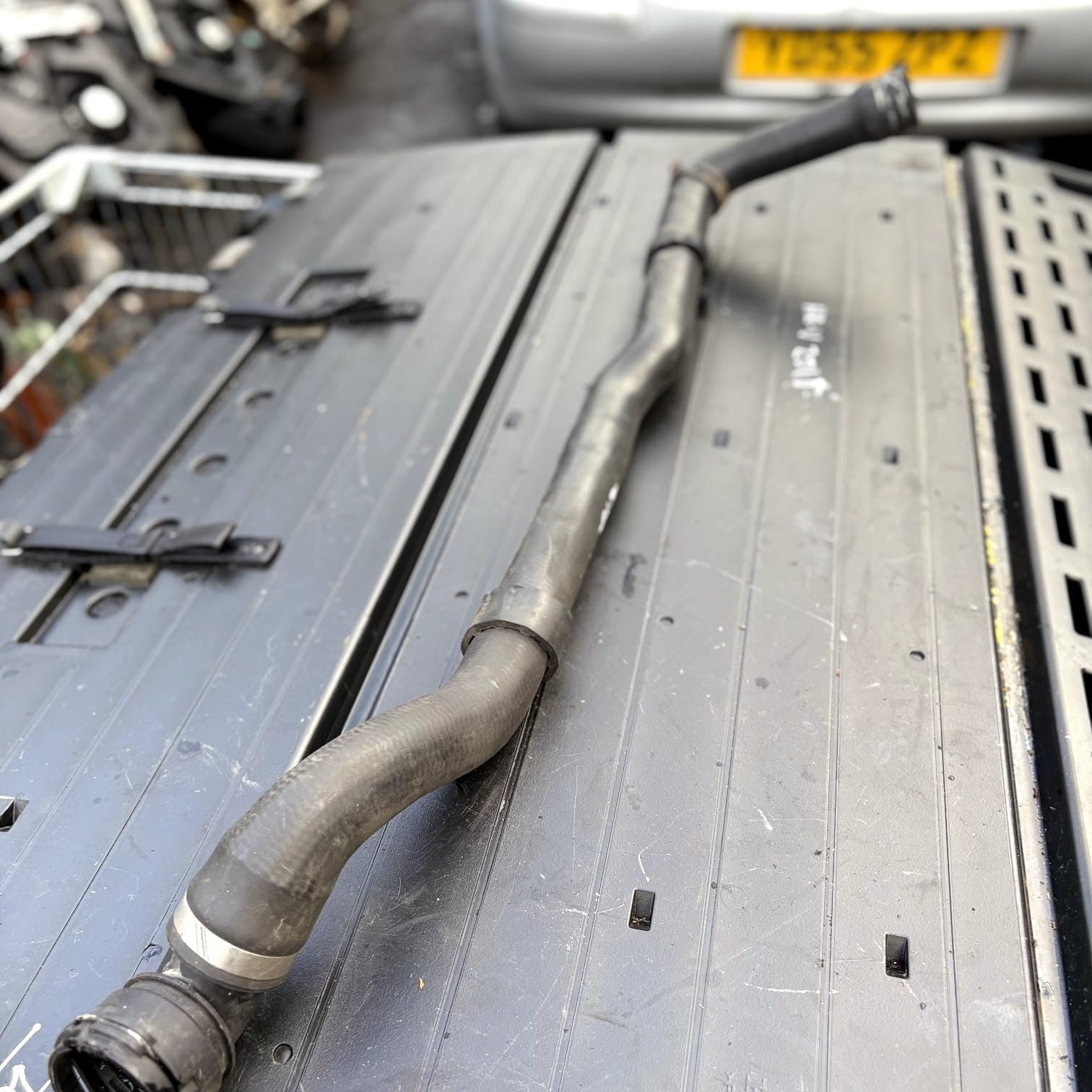 Porsche Cayenne 955 957 3.2 Radiator Coolant Water Pipe Top Hose 7L0122101E 2004