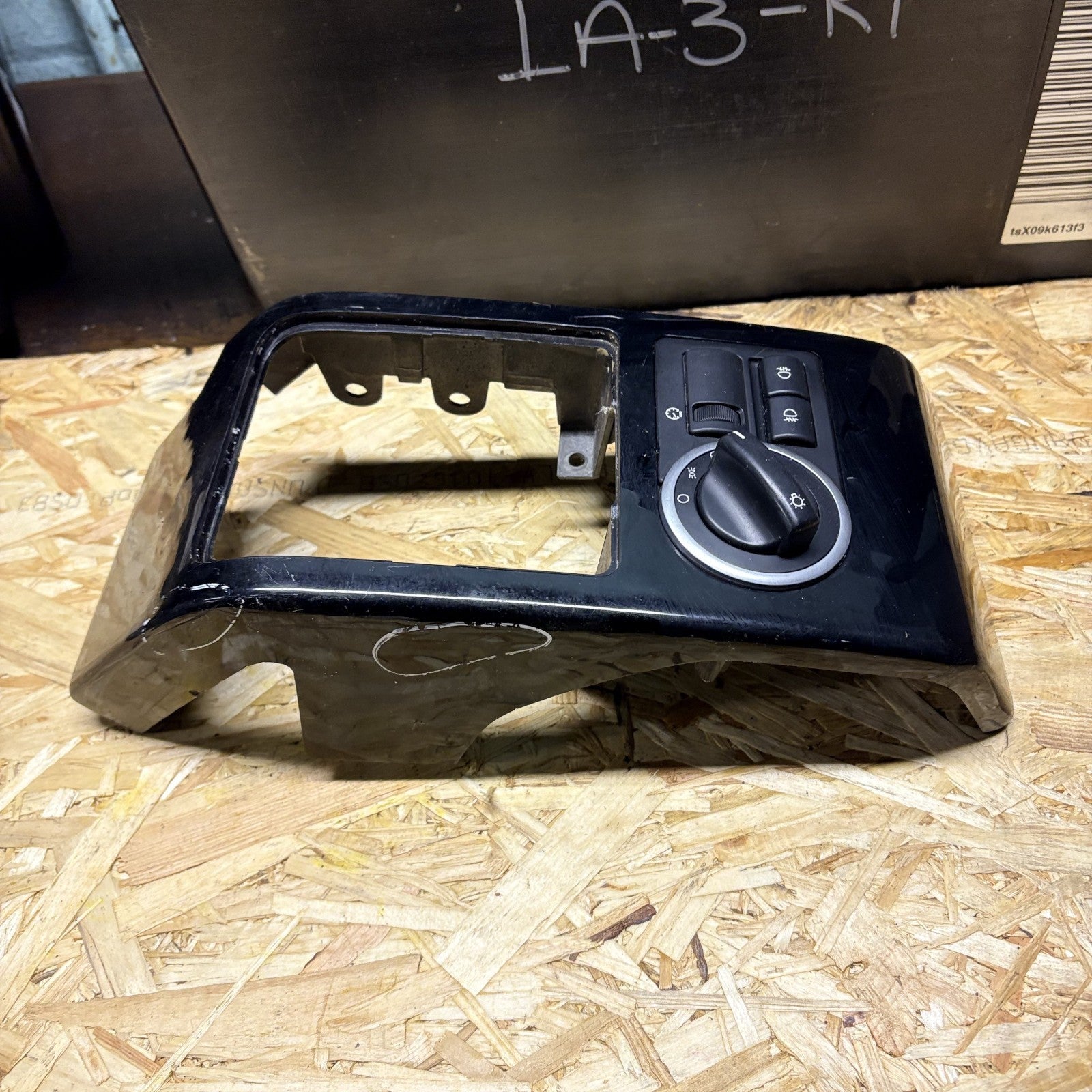 Range Rover 2010 Headlight Switch YUD501880PUY