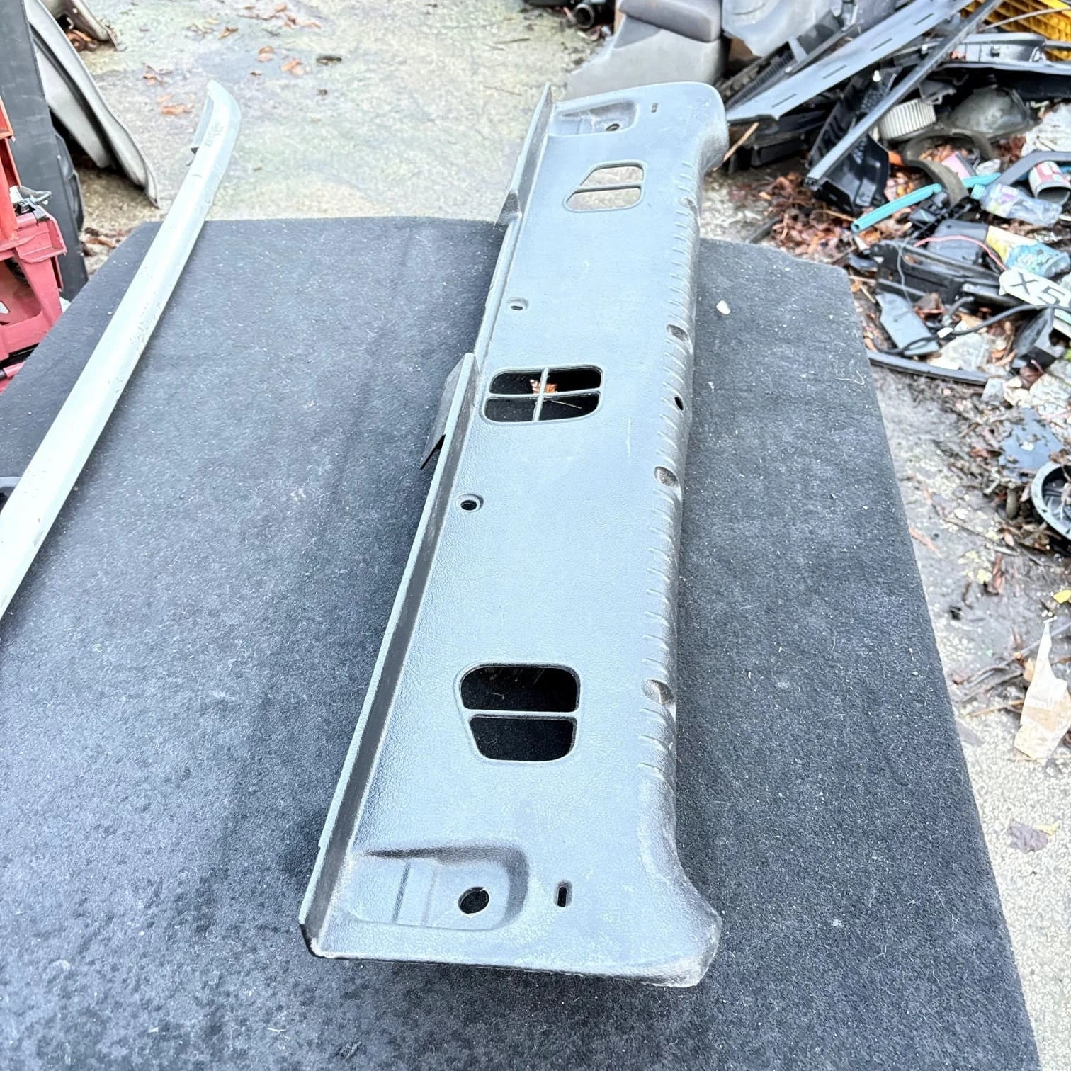 Renault Clio Mk2 Inner Tailgate Loading Trim / Boot Lip Plastic Trim