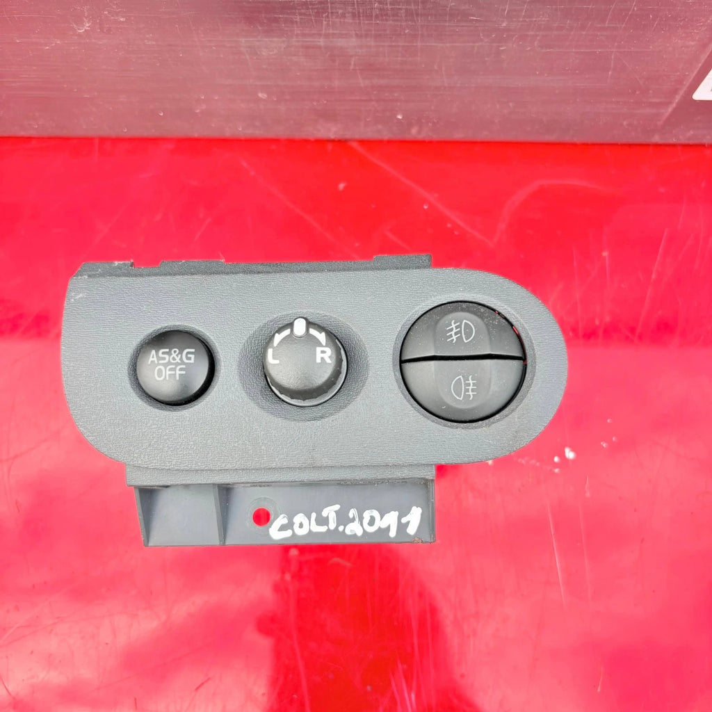 Mitsubishi Colt Mk6 Z30 CZ2 2011 Electric Mirror Switch Control 8619A148ZZ