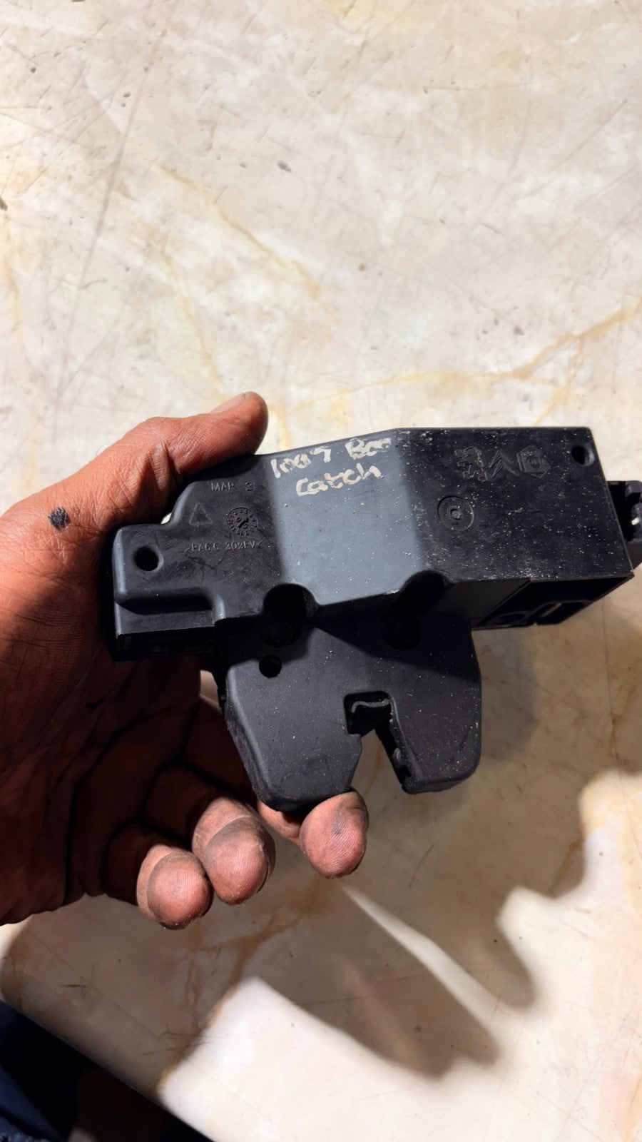 PEUGEOT 1007 BOOT TAILGATE LOCK CATCH 9657614780
