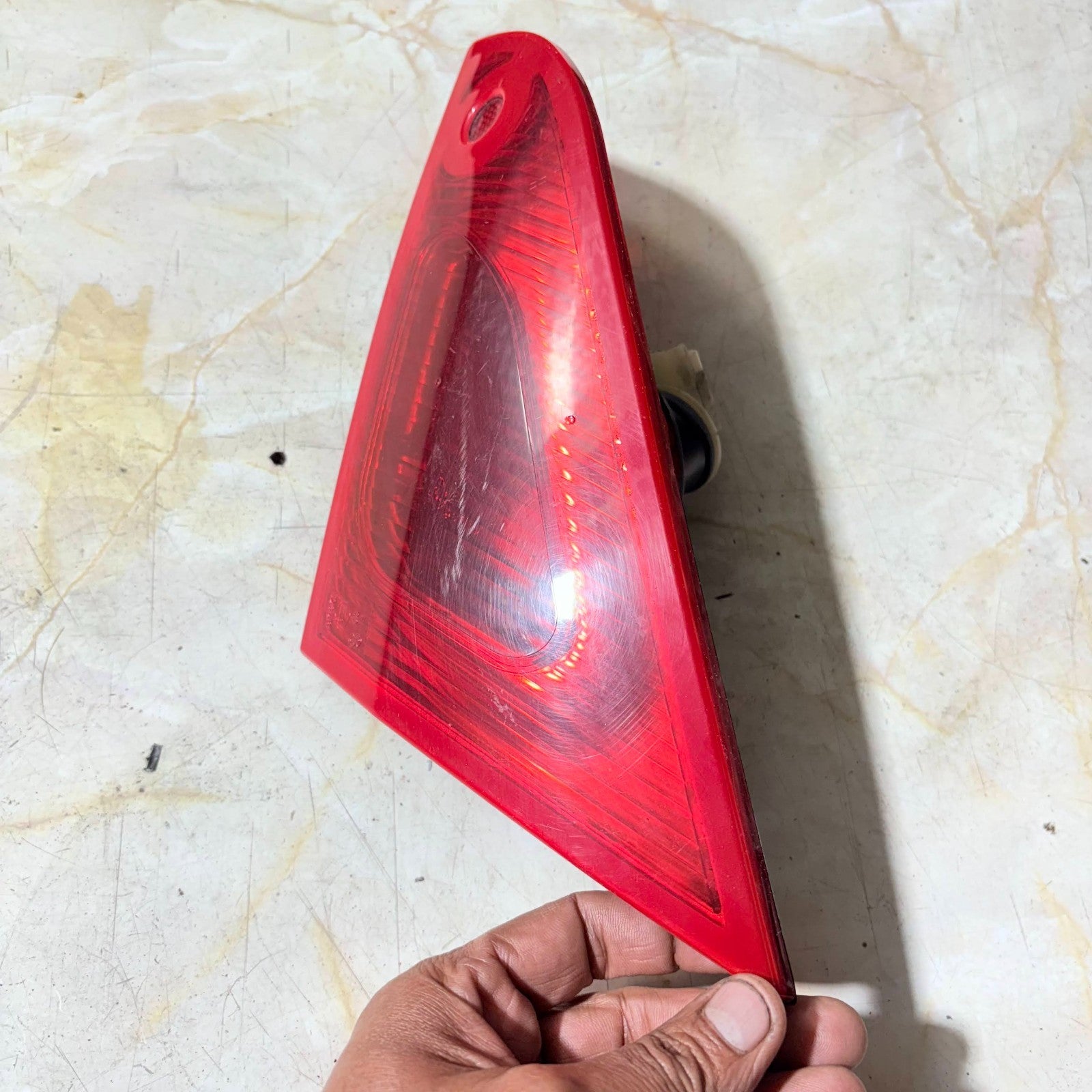 2004-2013 MITSUBISHI COLT REAR TAIL LIGHT MN105624