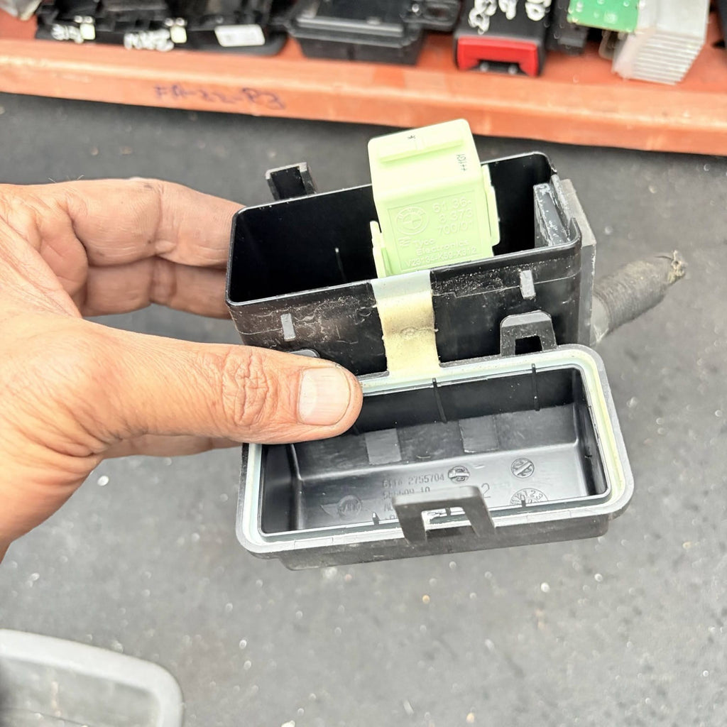 MINI Countryman R60 2011-2016 Engine Bay Fuse Relay Box 61142755704 2755704