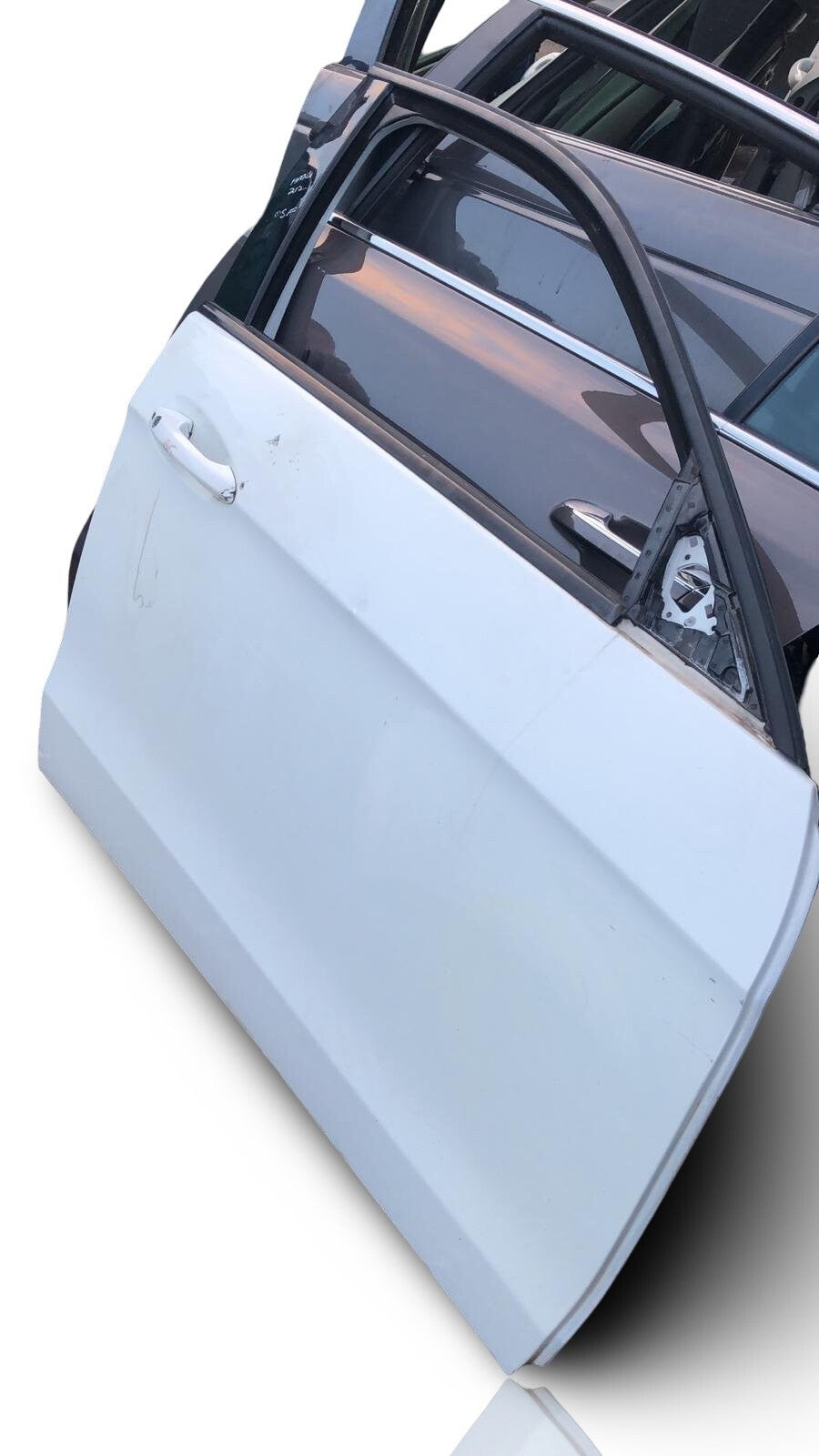 MERCEDES E CLASS ESTATE W212 FRONT RIGHT DOOR DRIVER SIDE WHITE 13-16 SCRATCHED