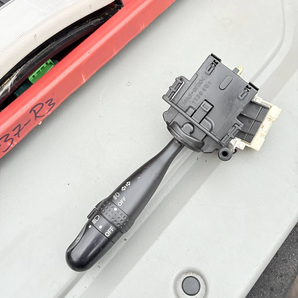 TOYOTA RAV4 MK2 2000-2005 INDICATOR WIPER STALK SWITCH CLUSTER 1736482