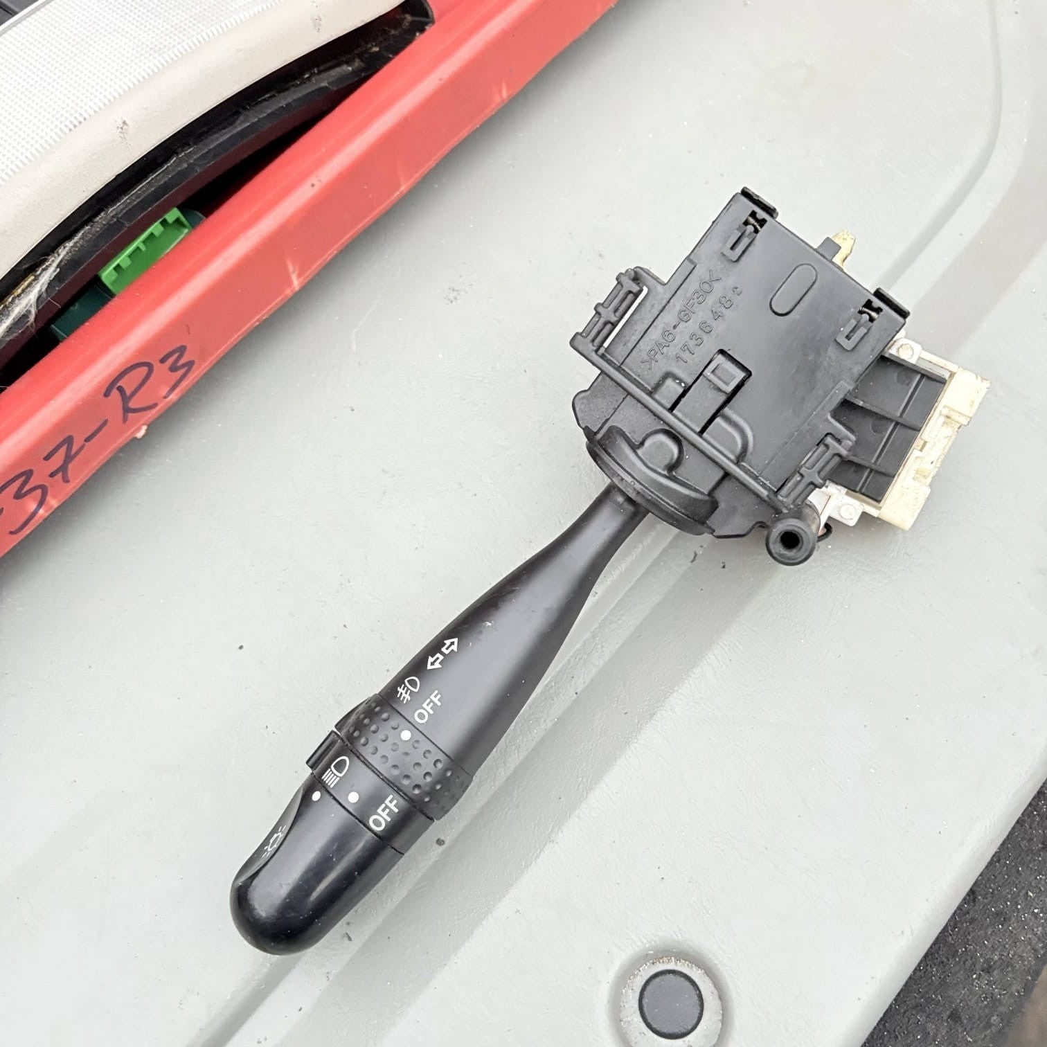 TOYOTA RAV4 MK2 2000-2005 INDICATOR WIPER STALK SWITCH CLUSTER 1736482