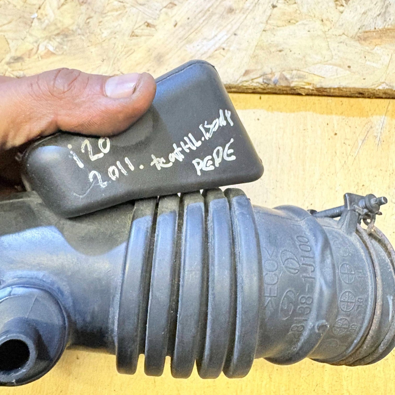 Hyundai i20 2011 Intake Pants (Air Pipe)(Air Pipe) 281381j1001