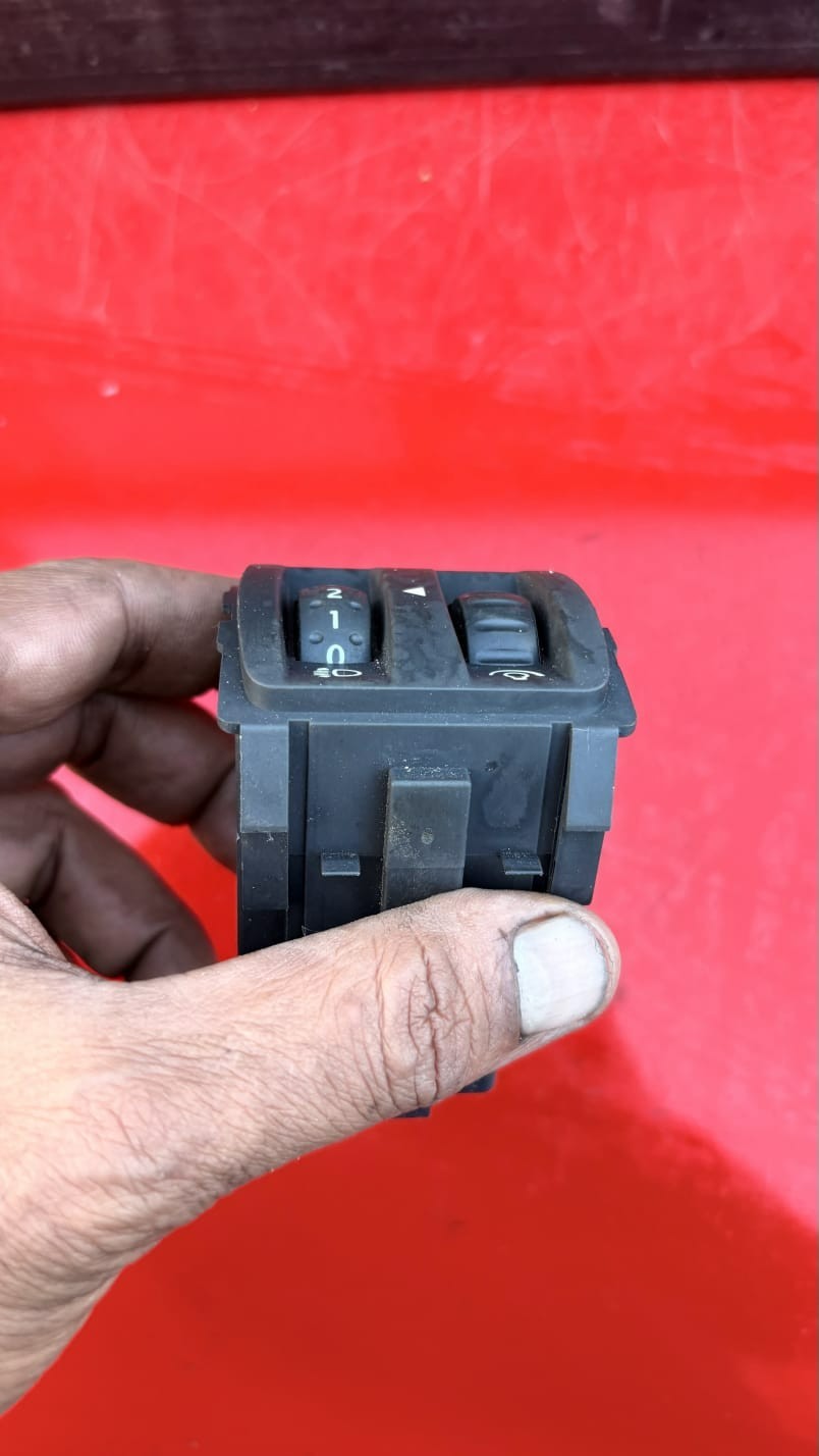 RENAULT TWINGO 2007-2014 HEADLIGHT DASH LIGHT ADJUSTER SWITCH 8200095495D