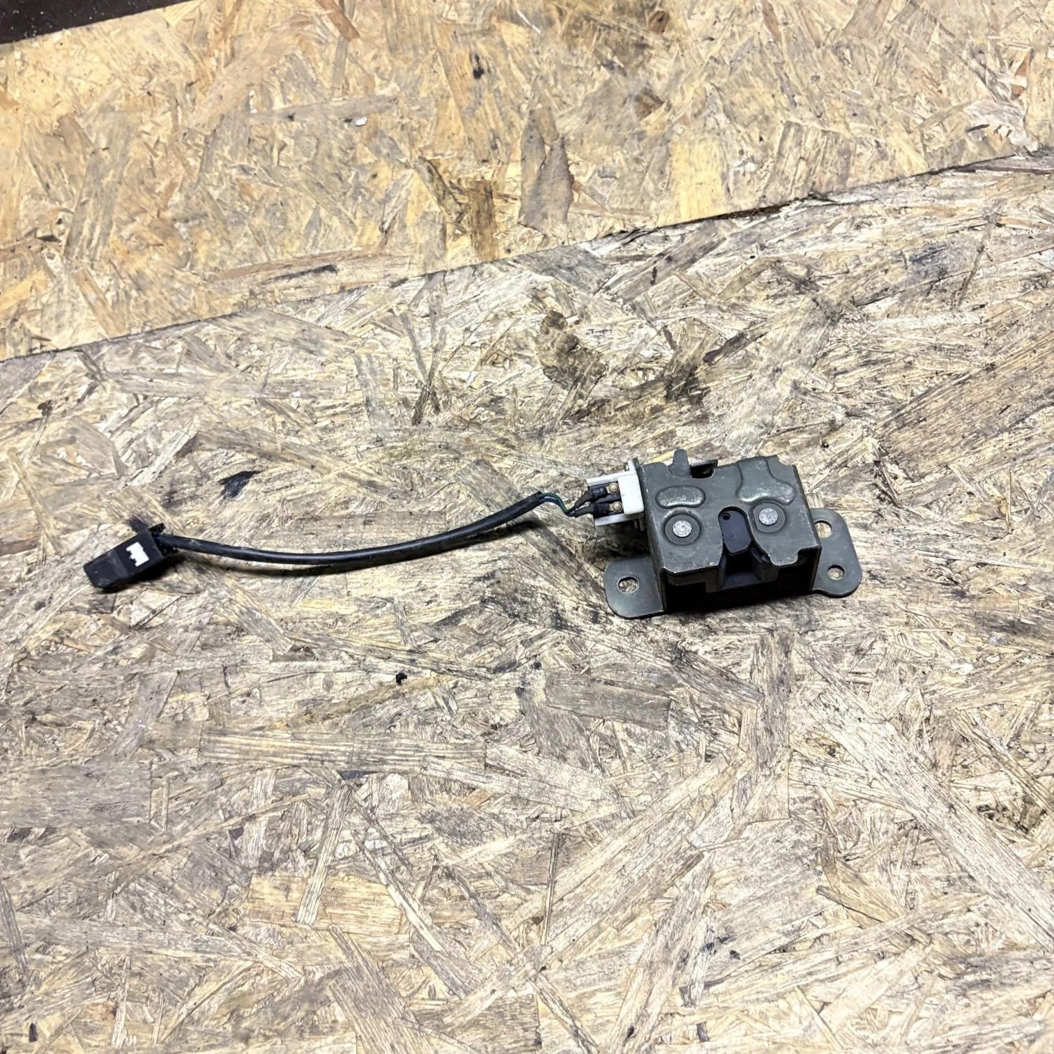Hyundai Santa Fe 2000-2006 5 Door Rear Tailgate Glass Latch Lock 87130-26000