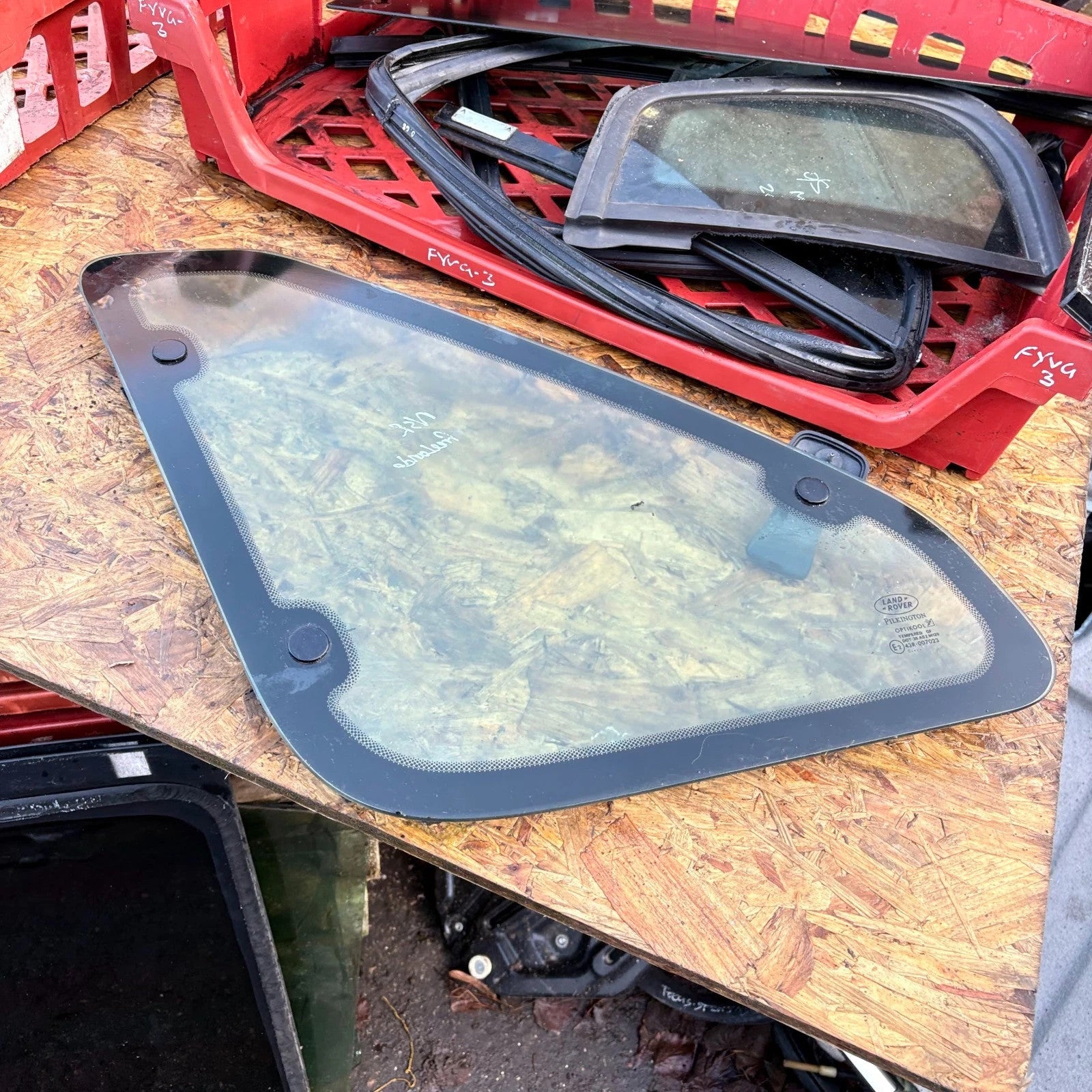 Land Rover Freelander Left Passenger Rear Quarter Glass 43r-007023 Mk1 01-06S