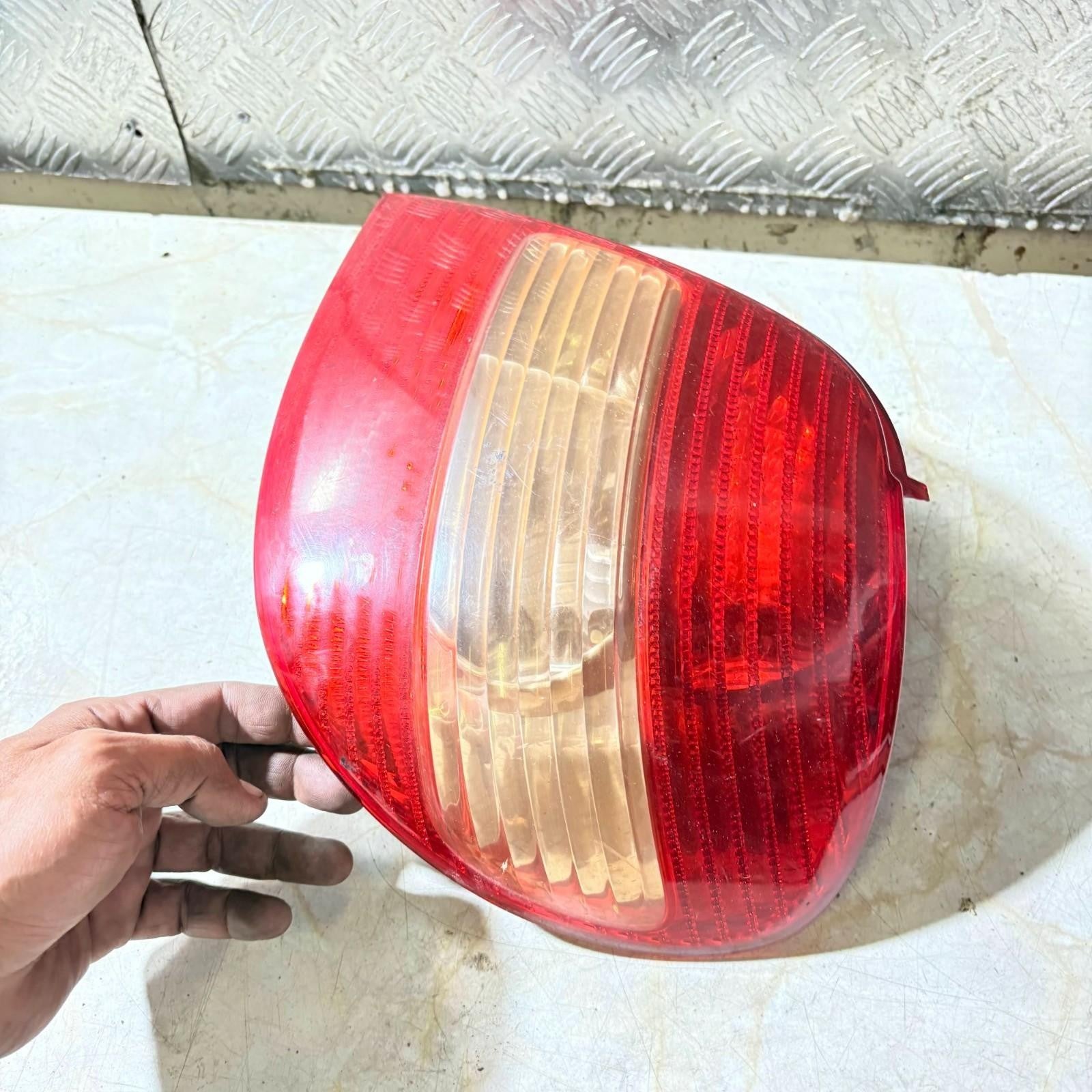 TOYOTA AVENSIS 1997-2003 Rear Light Passenger Rear Left Hatch 5 Door 034N5P
