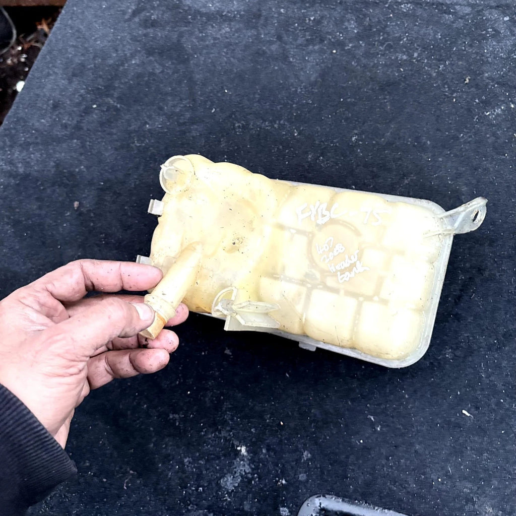 Expansion Tank coolant (RADIATOR EXPANSION TANK BOTTLE )for Ci UK1289042-26 2008