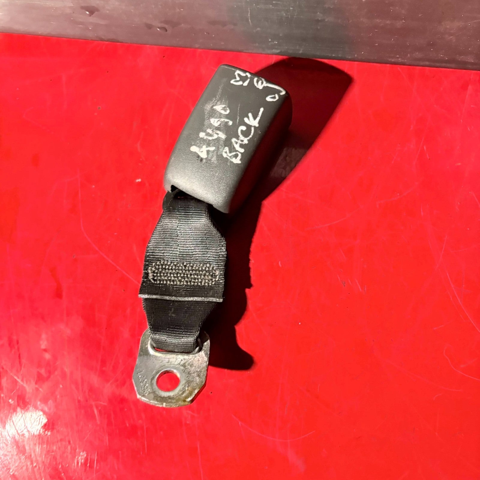 TOYOTA AYGO 2013 SEAT BELT BUCKLE CLIP RIGHT REAR E034501