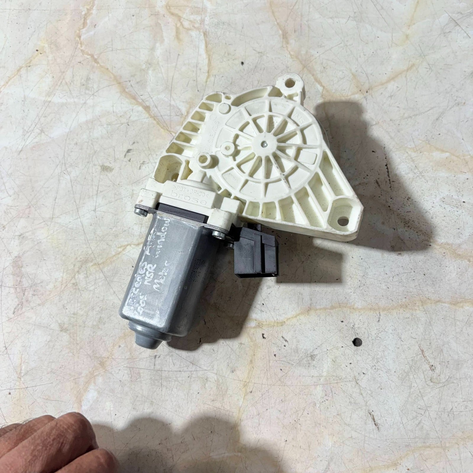 MERCEDES A CLASS A150 2005 N/S/R PASSENGER SIDE REAR WINDOW MOTOR A1698201942