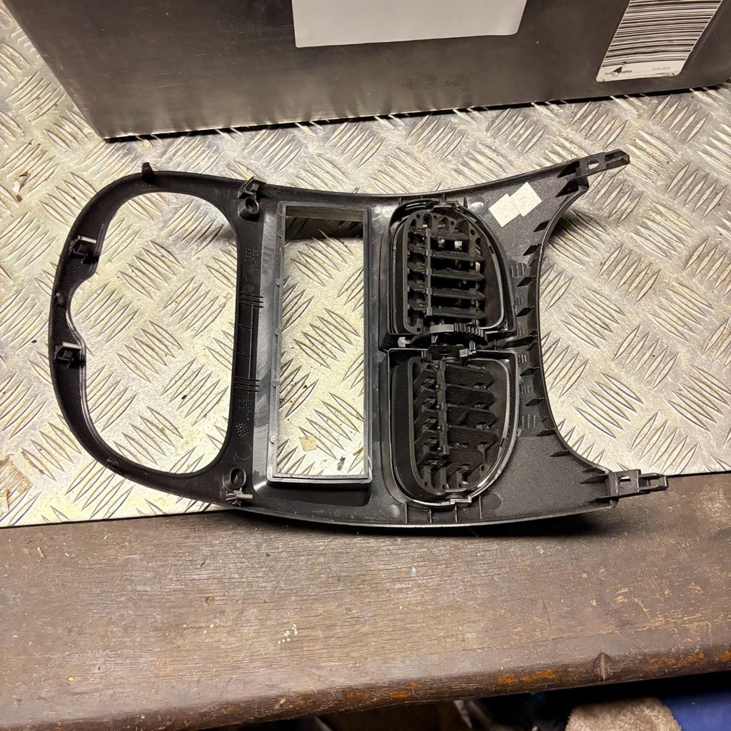 Peugeot 206 Centre Air Vents Radio Surround Trim Console Fascia 1998-2006