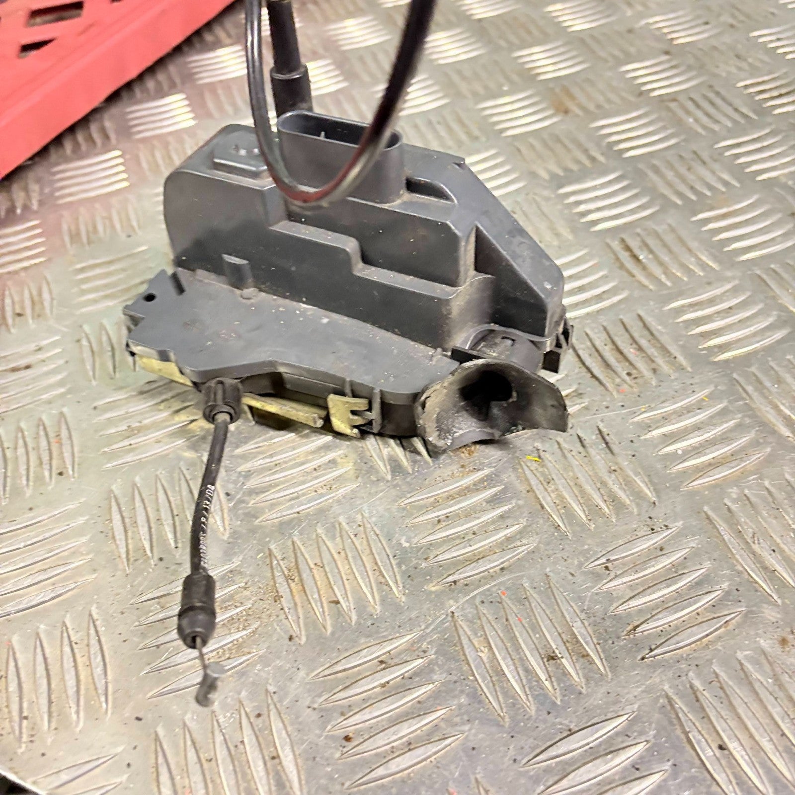 Renault Scenic 2004 NSF Passenger Front Door Lock Latch Mechanism