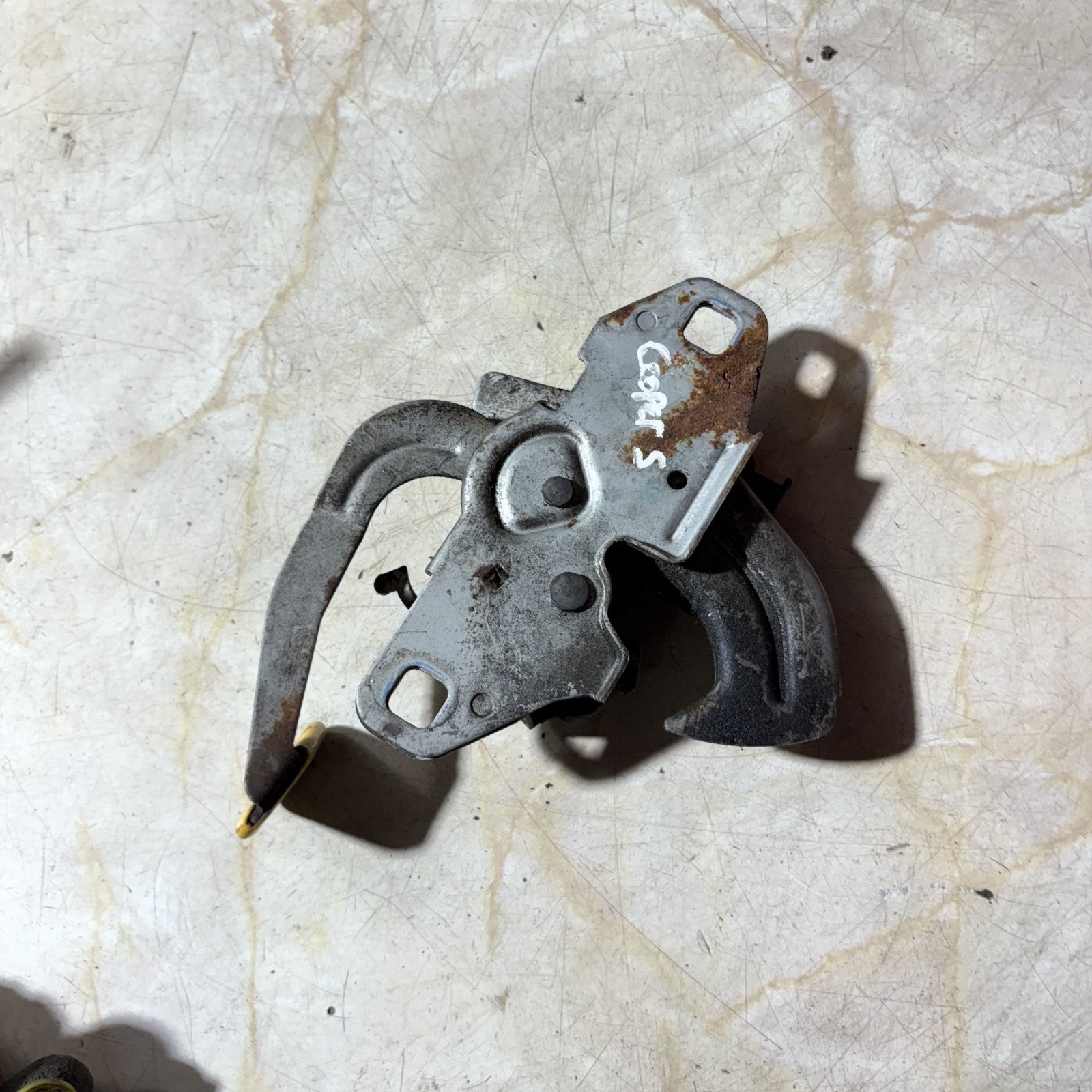 2003 MINI COOPER PETROL FRONT BONNET CATCH LOCK