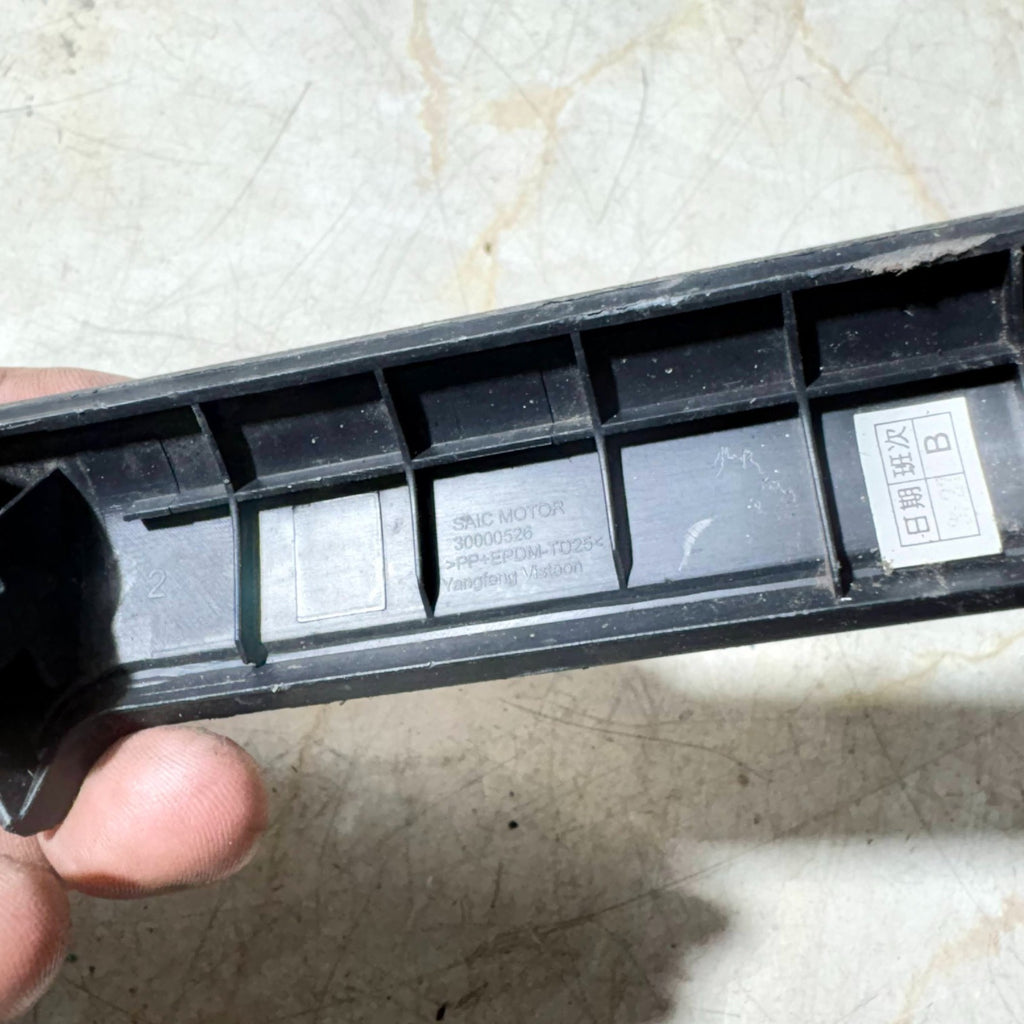 MG MG6 Dashboard Center Console Trim Panel Under Radio 30000526