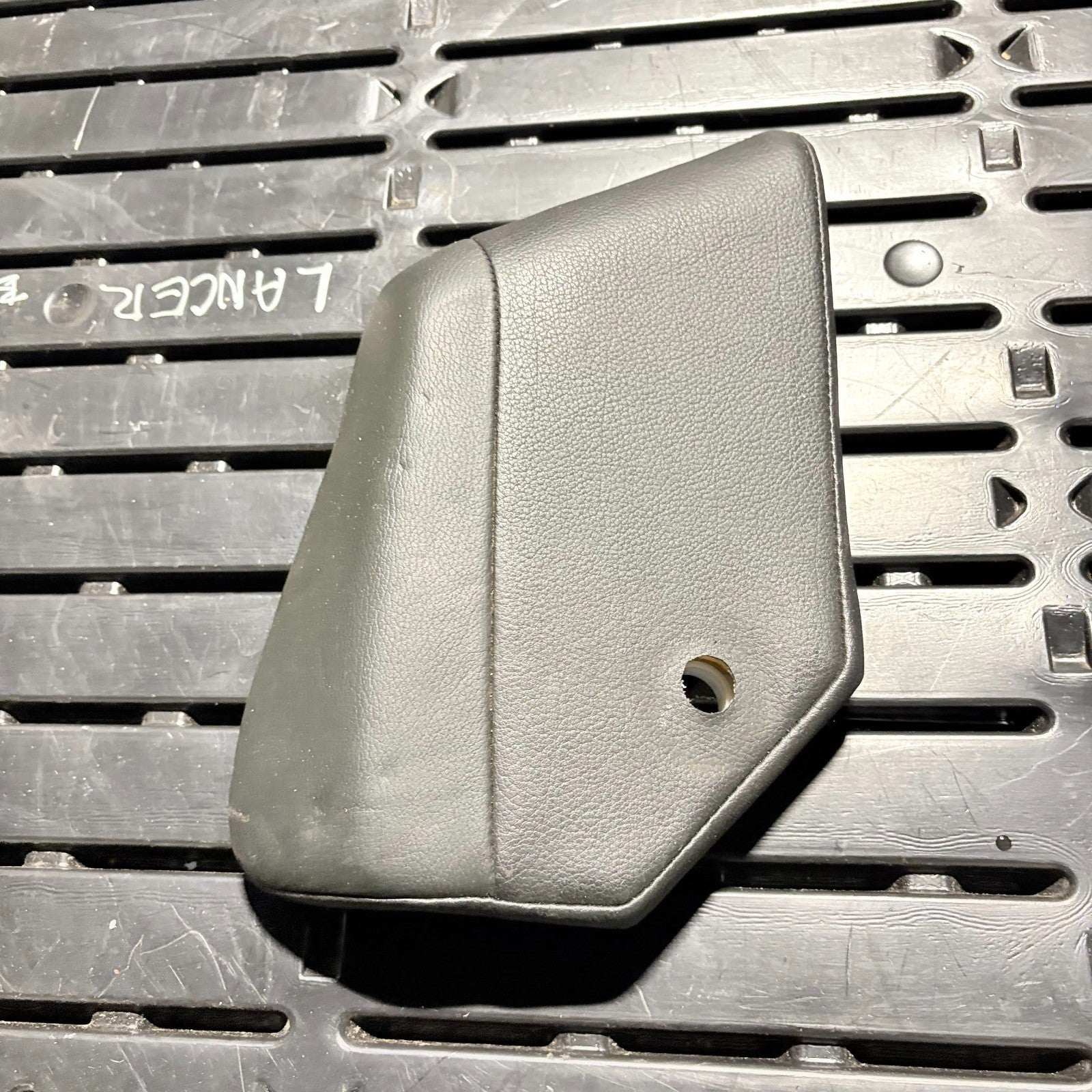 2008 PORCHE SEAT COVER REAR RIGHT BENCH SIDE PANEL 7L5885701/702