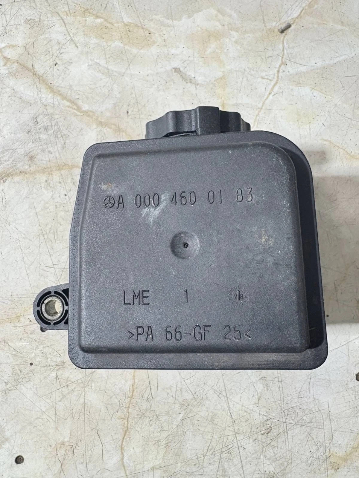 Mercedes Power Steering Pump Reservoir A0004600183