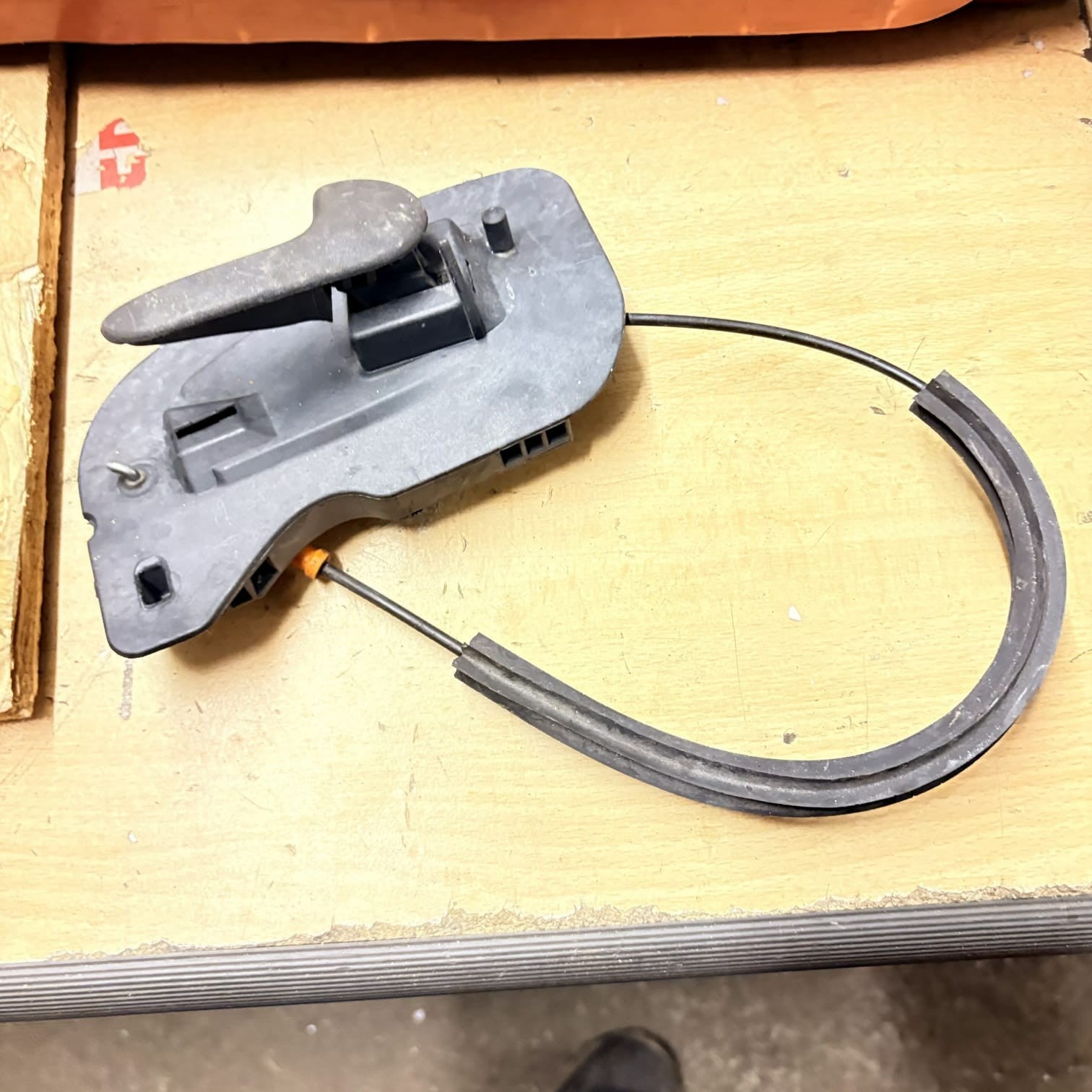 DRIVER FRONT DOOR INTERIOR HANDLE FOR VUAXHALL COMBO 2002-2012 13104264