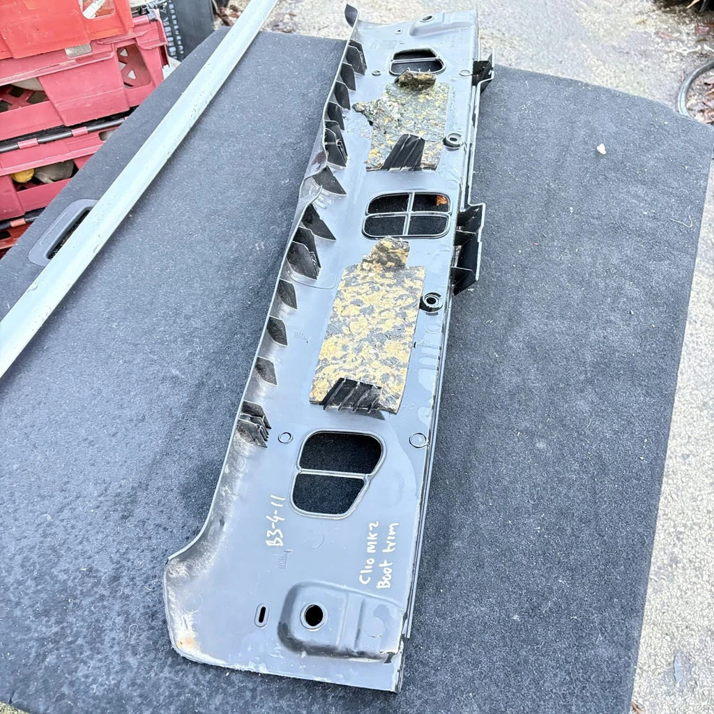 Renault Clio Mk2 Inner Tailgate Loading Trim / Boot Lip Plastic Trim