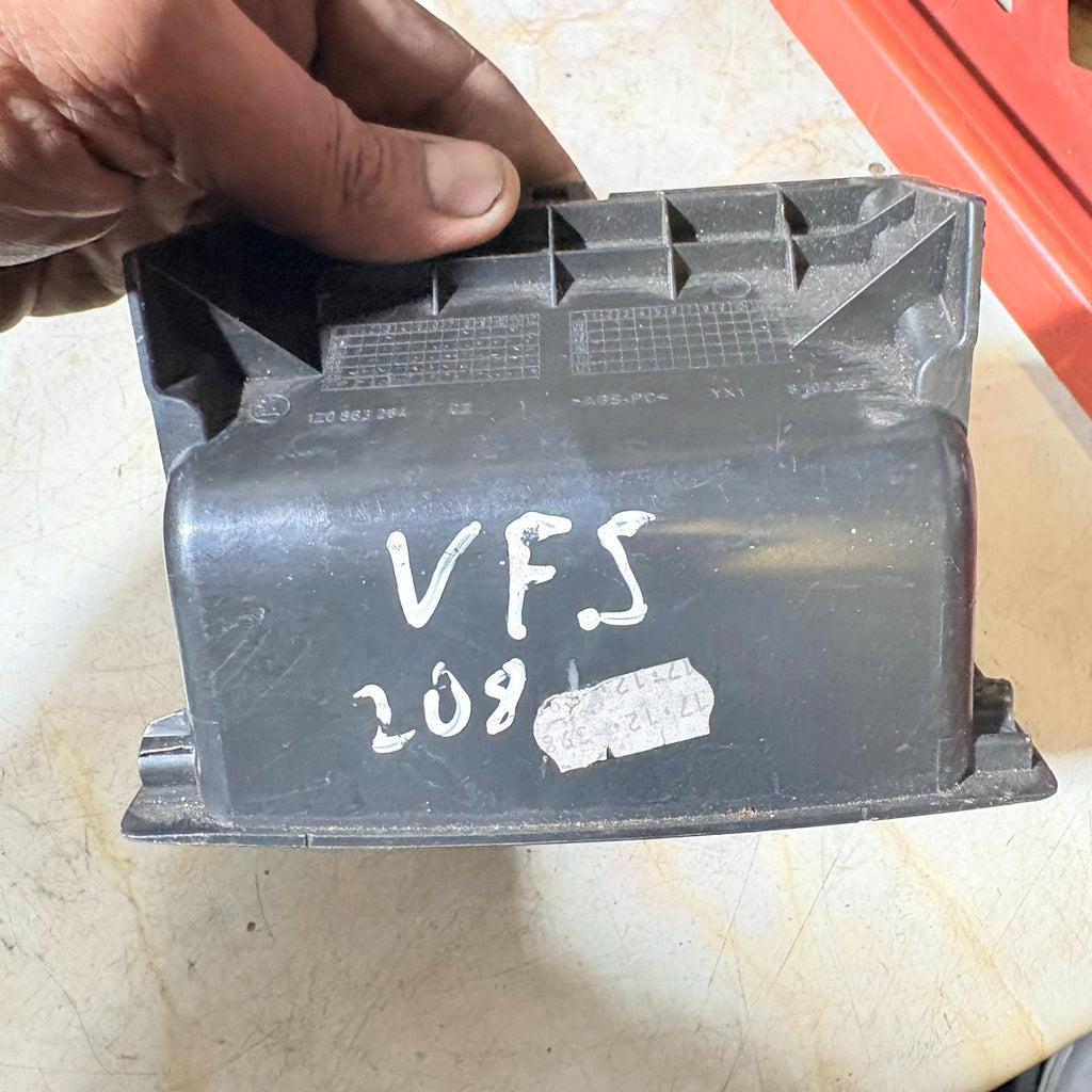 2006-2012 SKODA OCTAVIA CENTRE CONSOLE STORAGE COMPARTMENT 1Z0863284