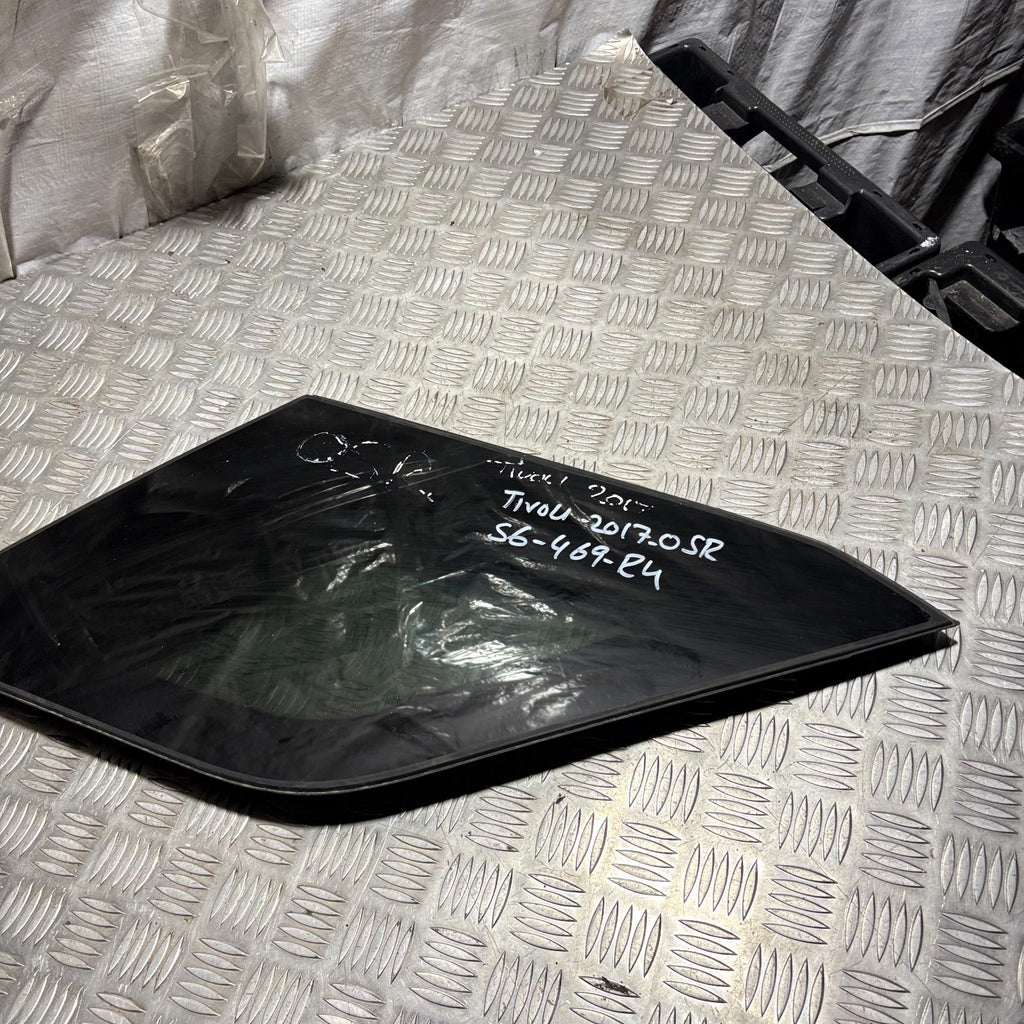 2016-2019 SSANGYONG TIVOLI Quarter Window Glass Rear Right Side