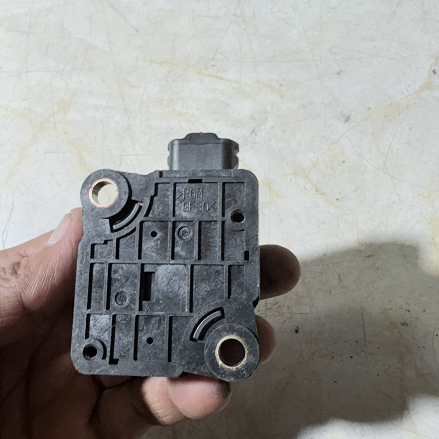 Nissan X-Trail T30 2.2 Diesel Deceleration Sensor Module 47930 EQ010