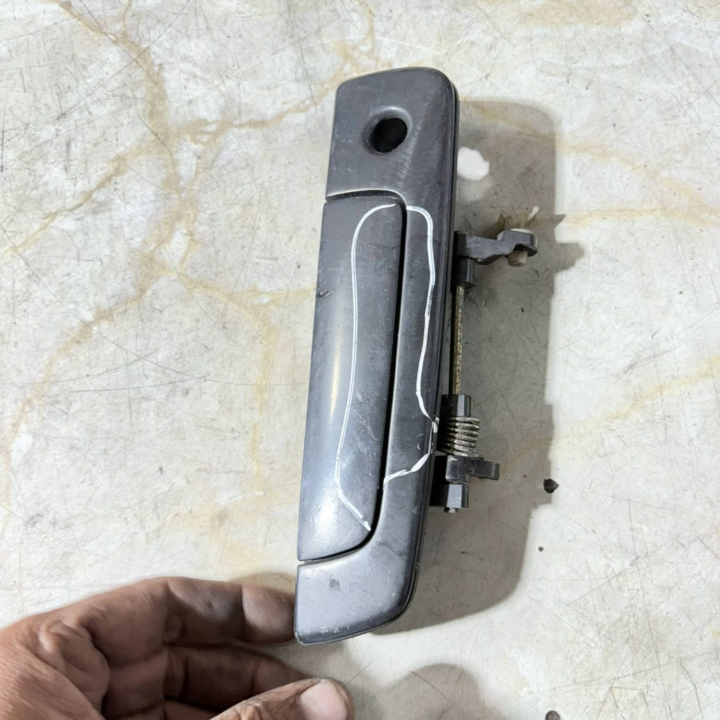 MITSUBISHI SHOGUN PININ EQUIPPE GDI Driver Front EXTERIOR HANDLE (OSF) MR271868