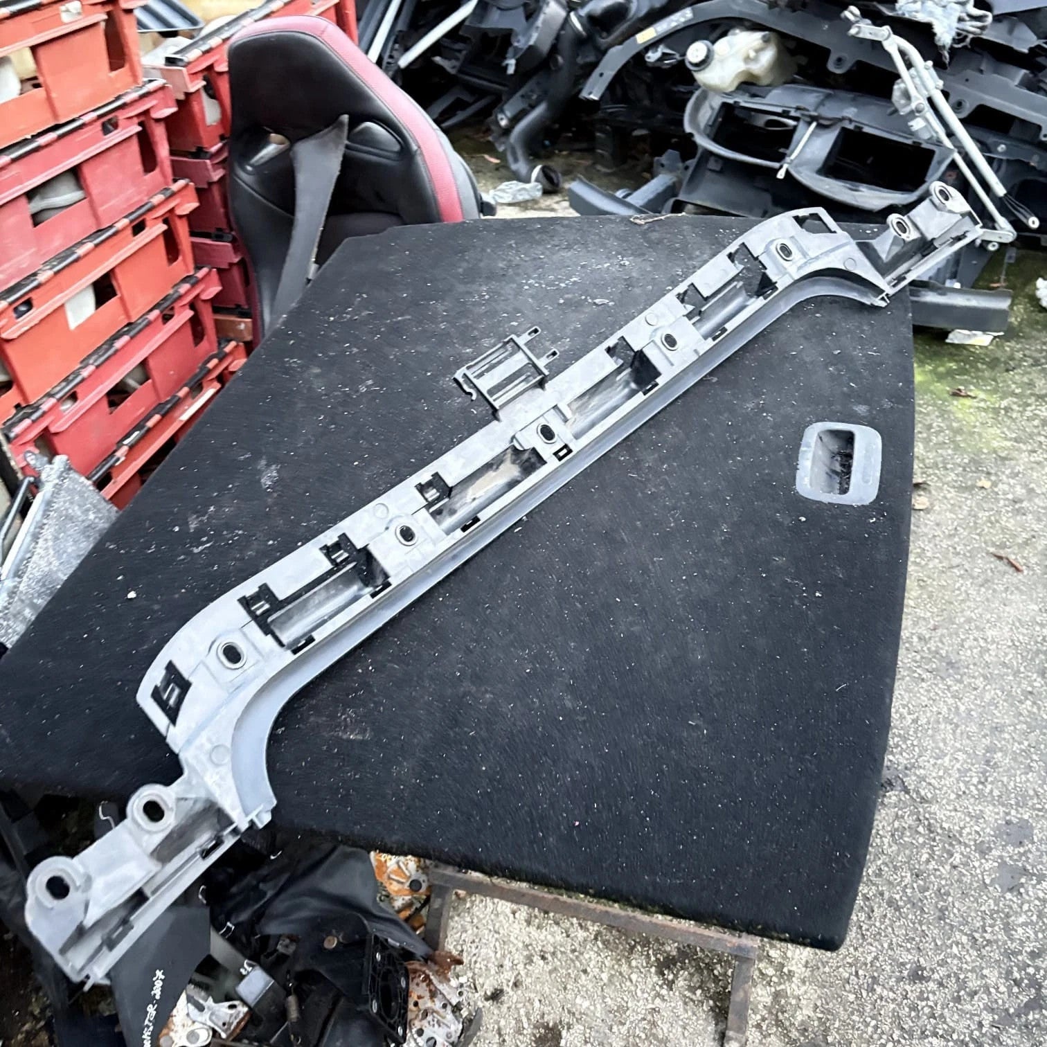 BMW 1 SERIES E87 E81 REAR BUMPER MOUNT BRACKET HOLDER 7058521 2005