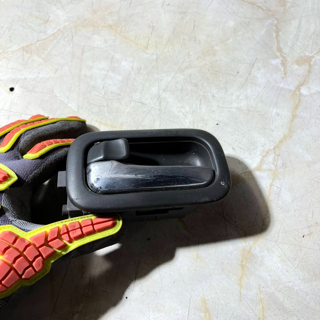 Left Rear Passenger Side Inner Door Handle for NISSAN X-TRAIL 2002