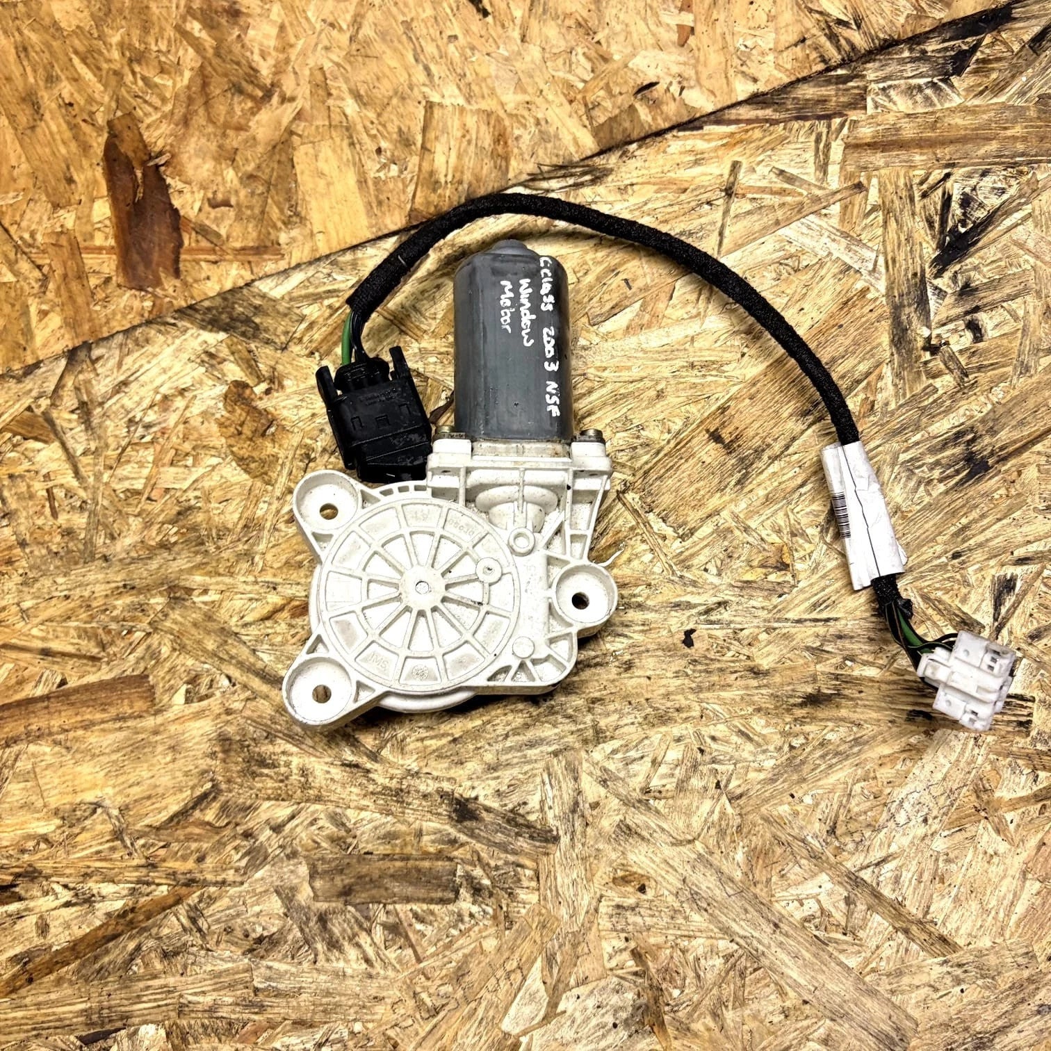 MERCEDES BENZ C E CLASS W203 W211 NSF WINDOW MOTOR A2118202942 2003