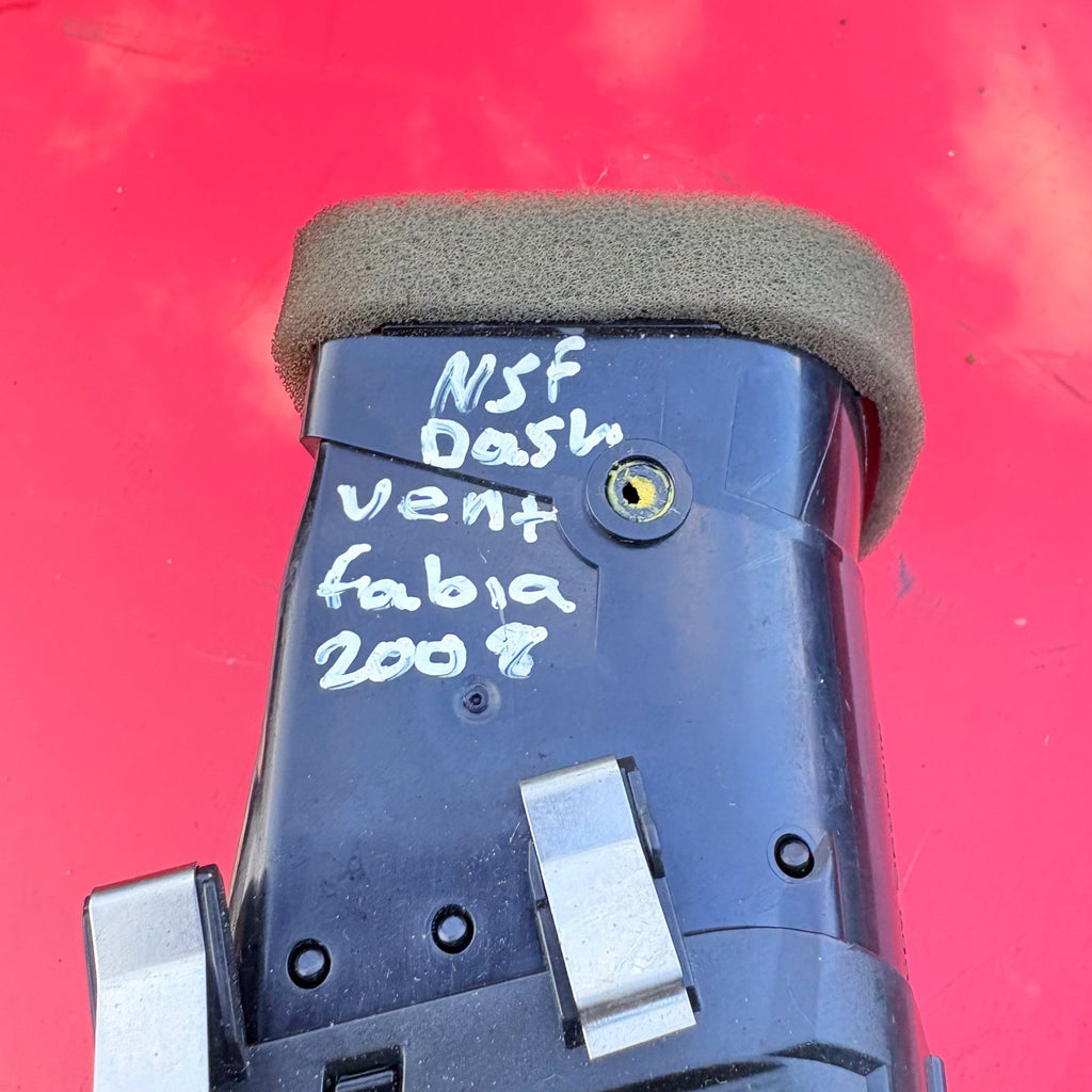 Skoda Fabia 2007-2015/Roomster 2006-2015 Dash Air Vent Left 5J0819701