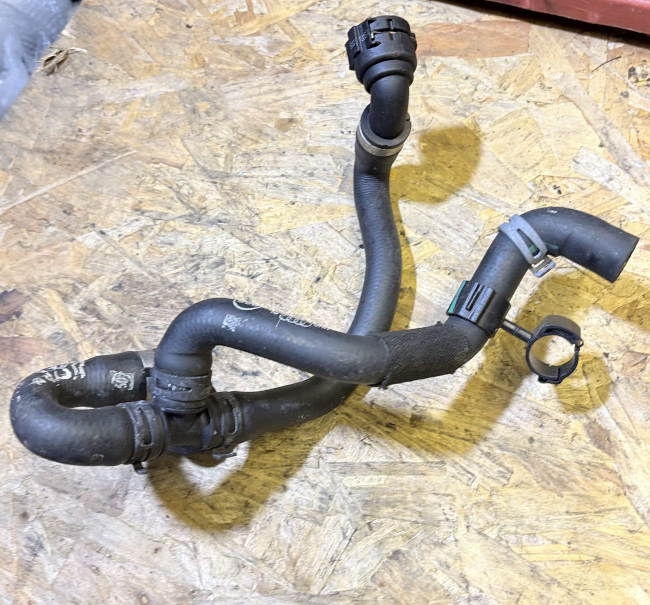 Audi A4 2.0 TDI CJCD-Heater Matrix Coolant Pipes-8K0819334AB