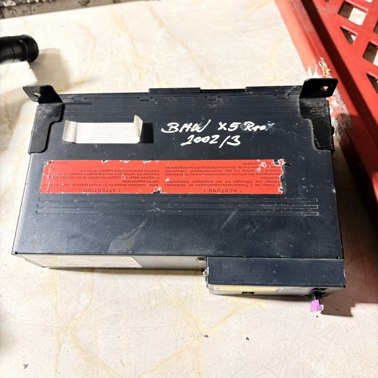 BMW 5 E39 2002 CD DVD changer 6913388 KAN5227 020258