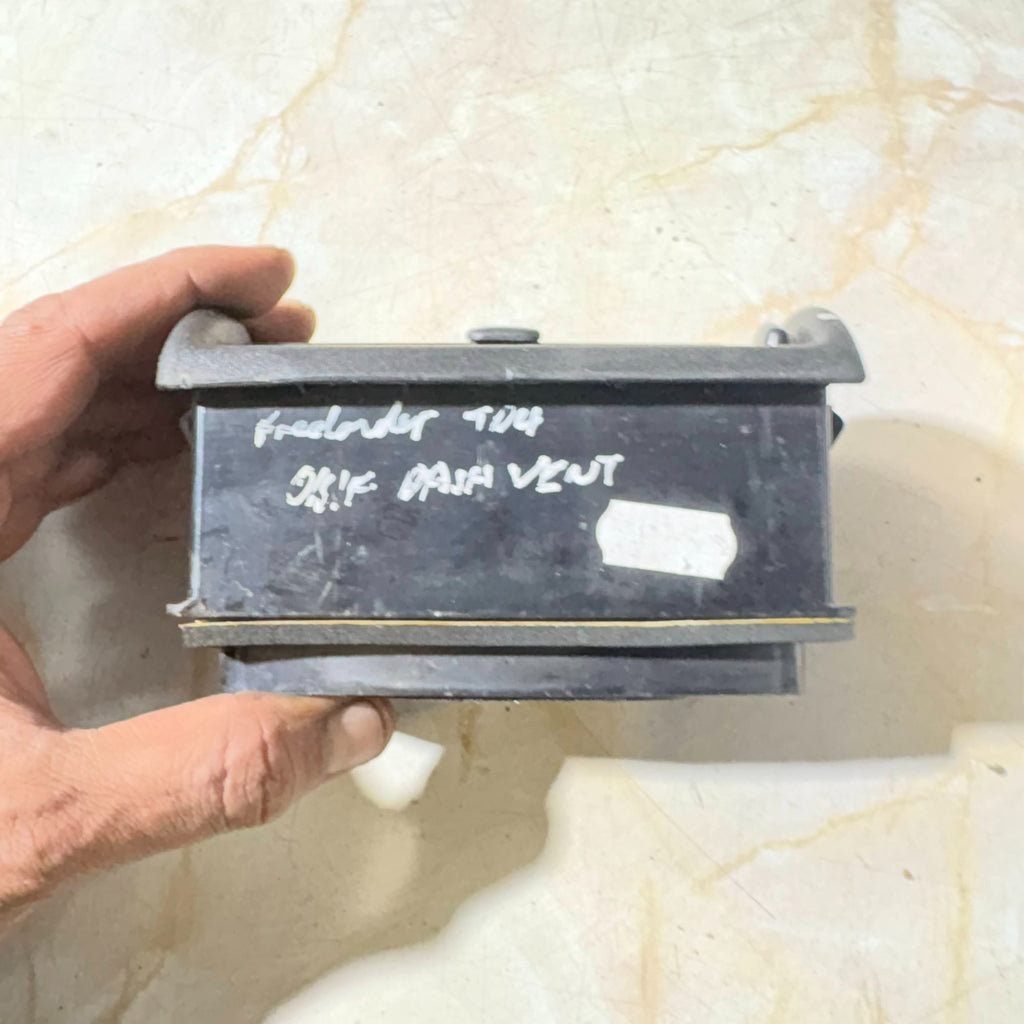 Land Rover Freelander 1 Right Dash Air Vent Smokestone MWC4078WQL L314 2002-2003
