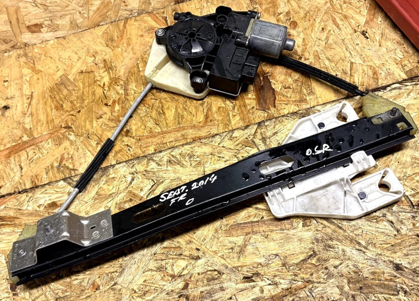 2014 SEAT LEON 2.0 DIESEL MK3 DRIVER REAR SIDE WINDOW REGULATOR REF11194