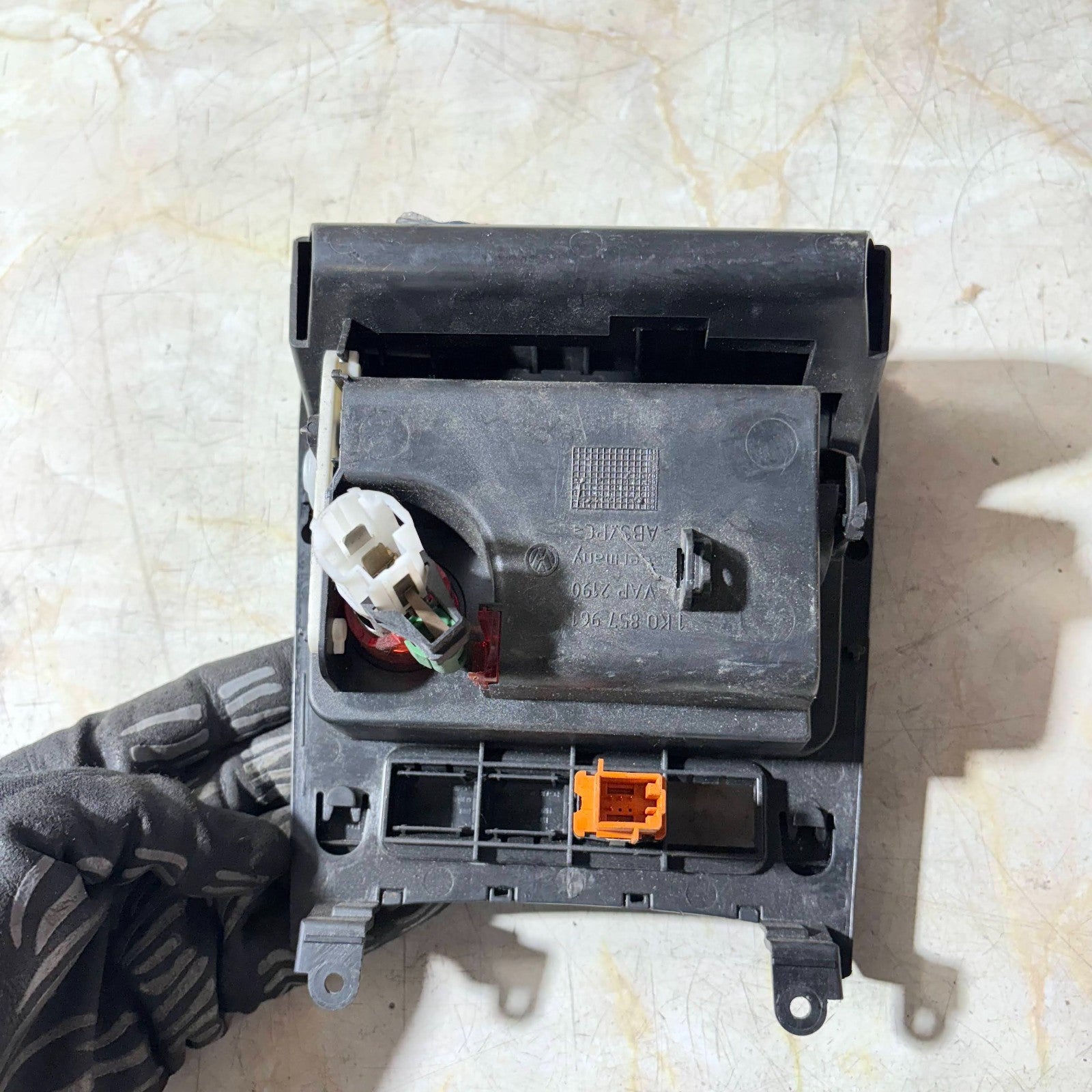 Volkswagen Golf Center Console Ashtray 1 KO 857 961
