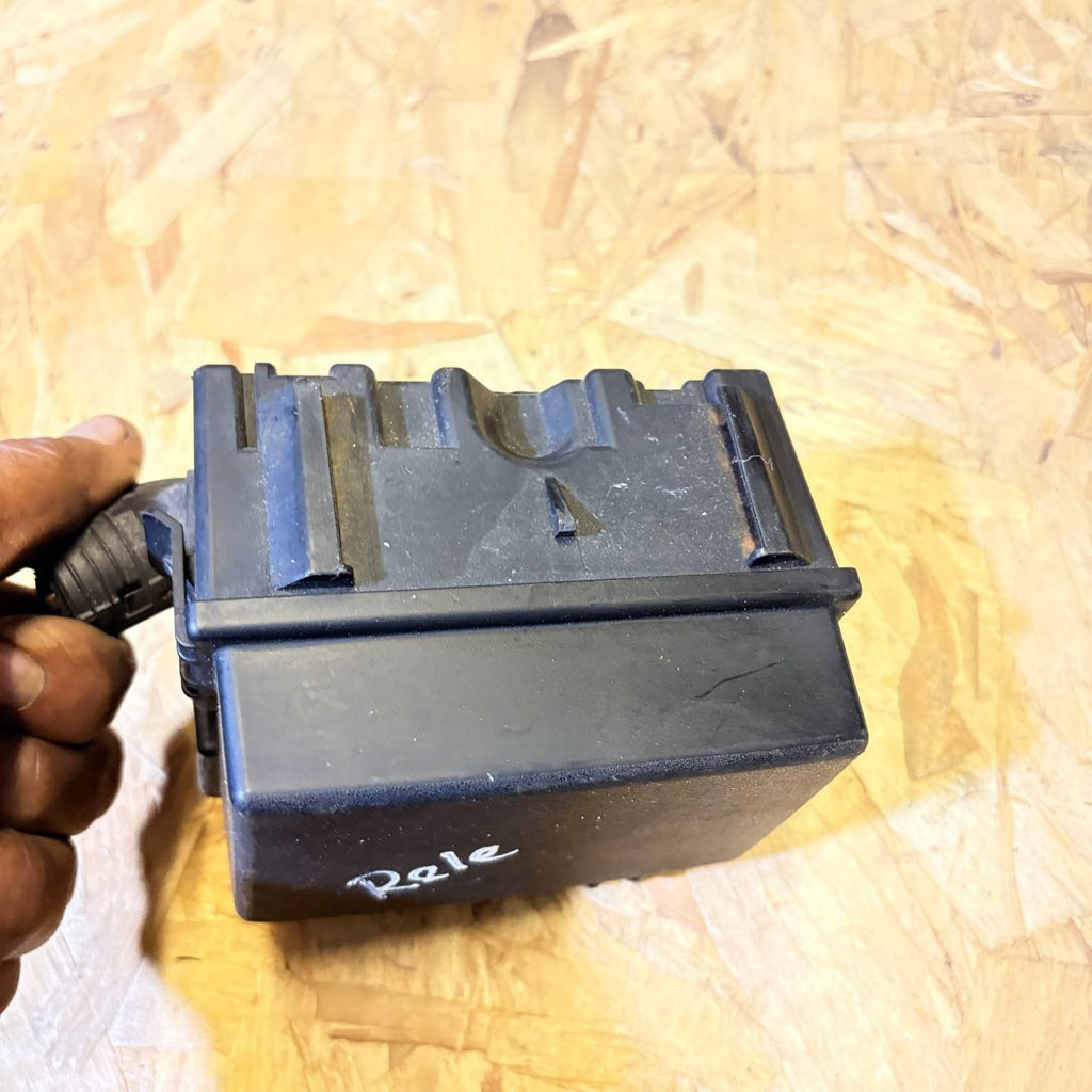 VAUXHALL COMBO CORSA 2006 FUSE BOX 13106985