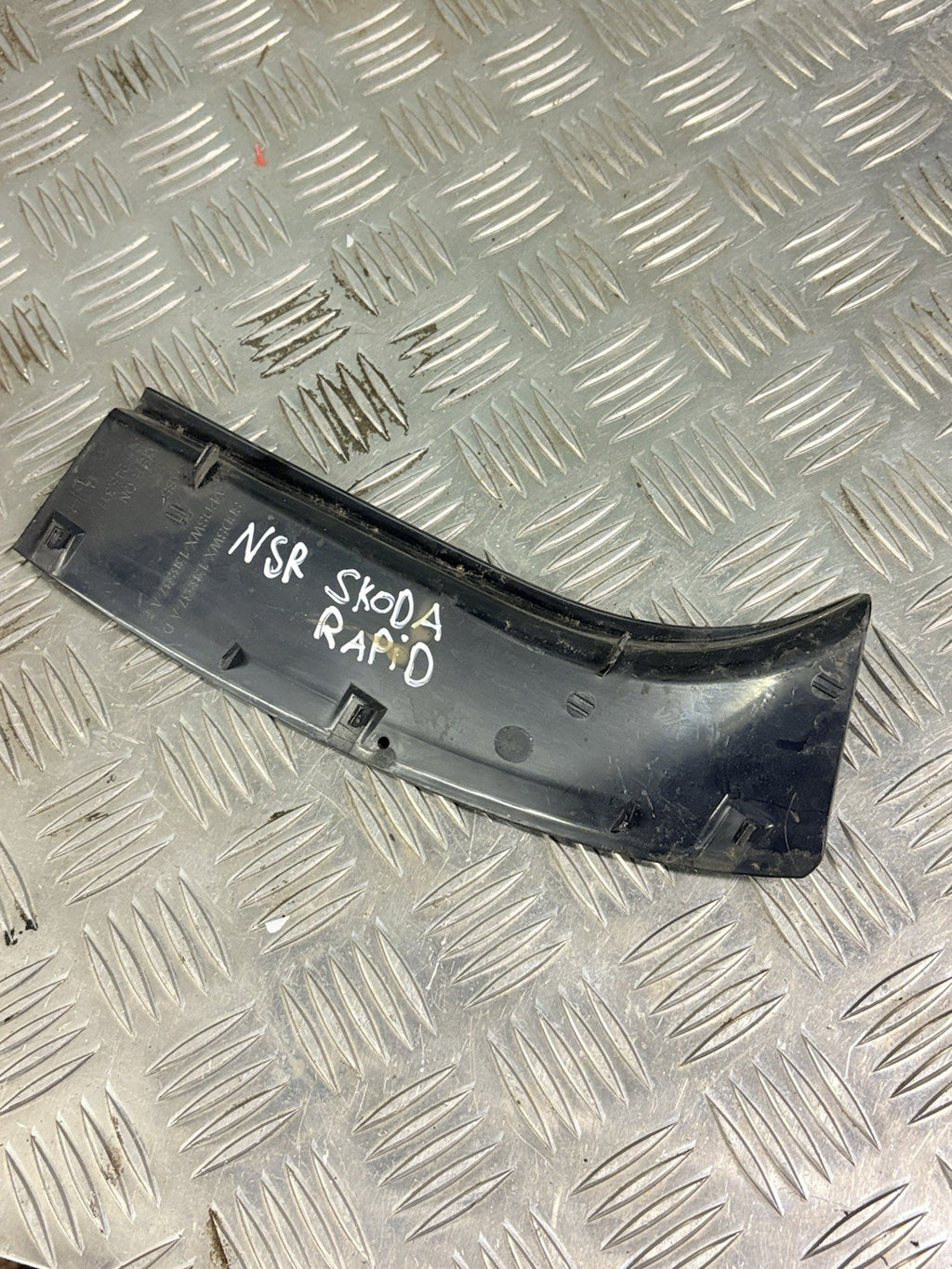 2012-16 SKODA RAPID 5DR PASSENGER SIDE INNER TRIM 5JH945311