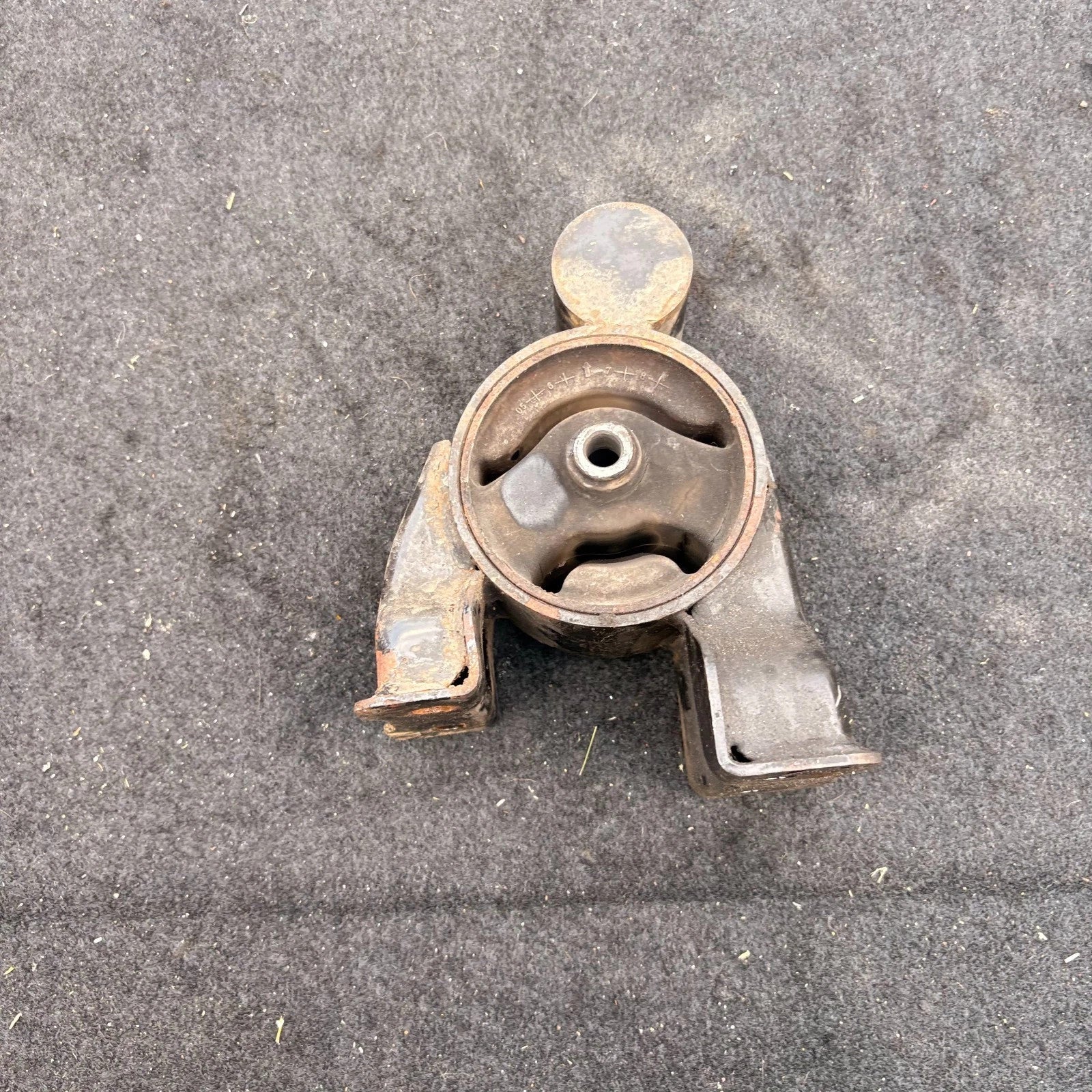 Hyundai i30 MK1 FD 07-12 Rear Lower Engine Mount Bracket Cushion 21931-2H100