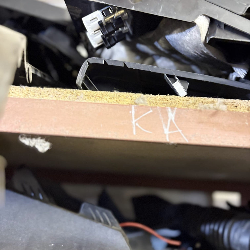 VW GOLF ENGINE COVER 1600B 16V 06A103925AC