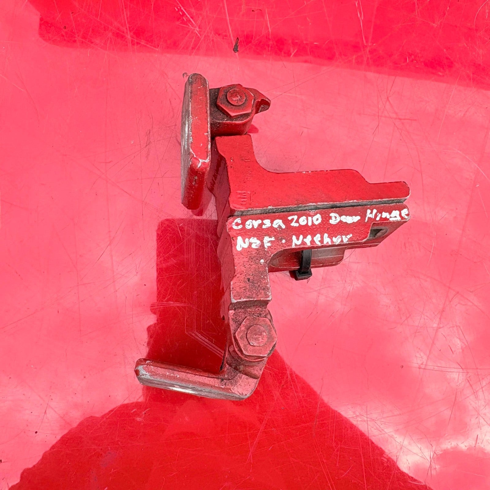 VAUXHALL CORSA 2010 N/S PASSENGERS SIDE FRONT TOP DOOR HINGE IN RED