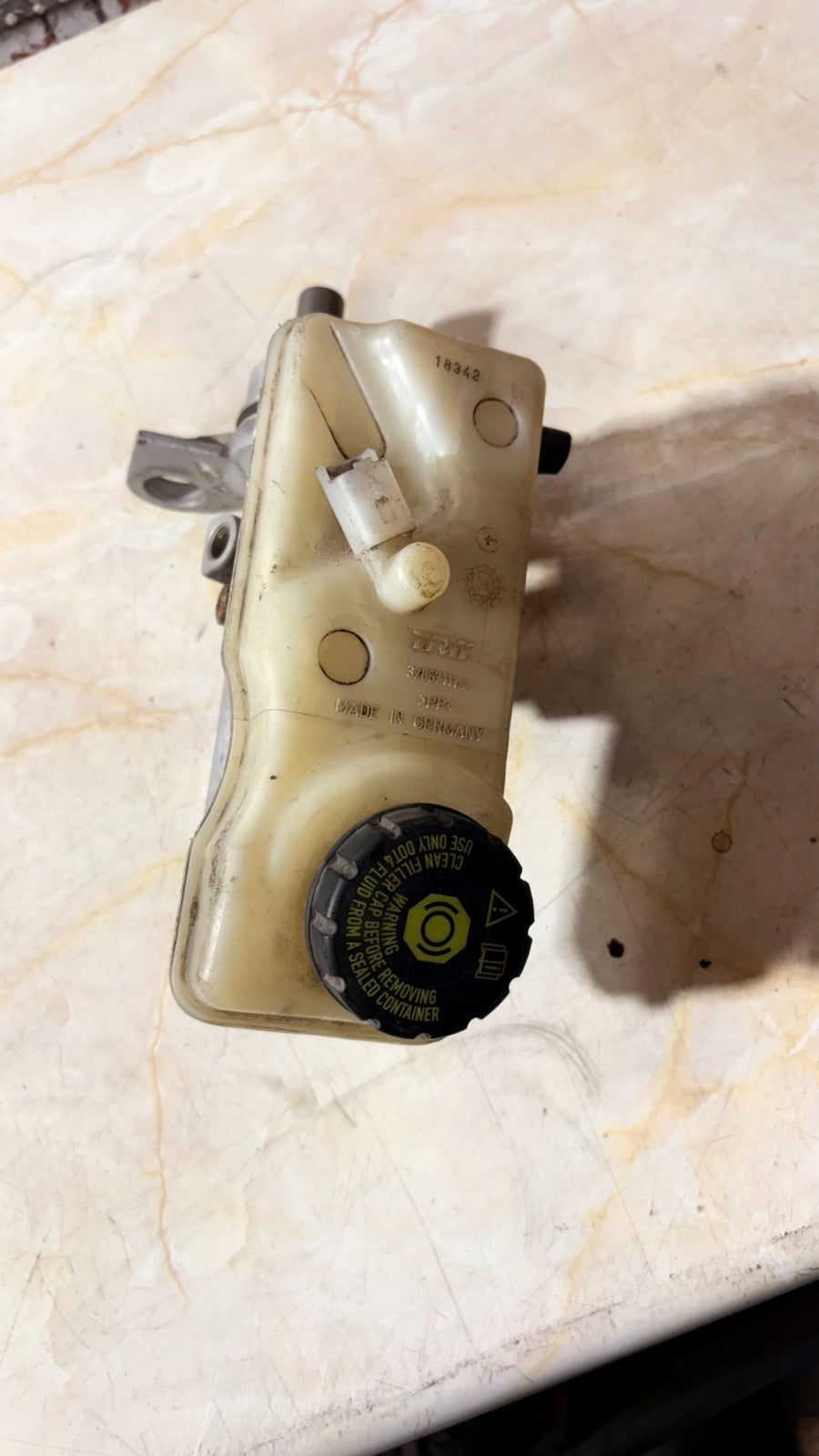 Renault Megane 2004 Brake Master Cylinder Reservoir 320671112
