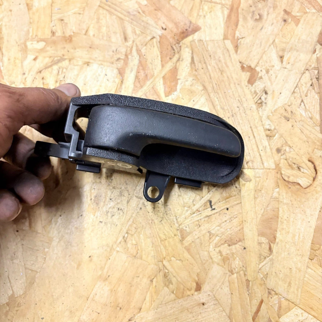 Toyota Aygo Mk1 2005-2014 Driver Front Right Interior Door Handle 69205-0D060