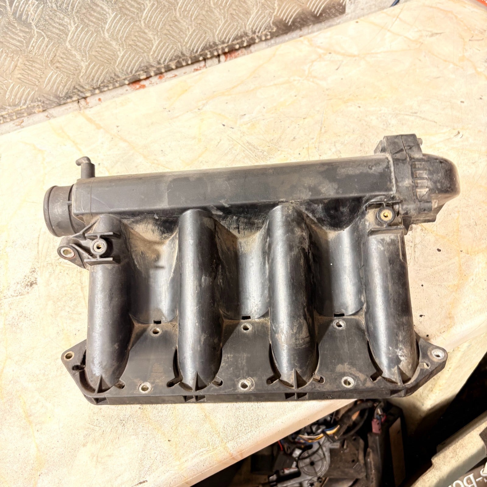 MERCEDES VITO VIANO W638 2.2 CDI INTAKE INLET MANIFOLD A6110903582 2002
