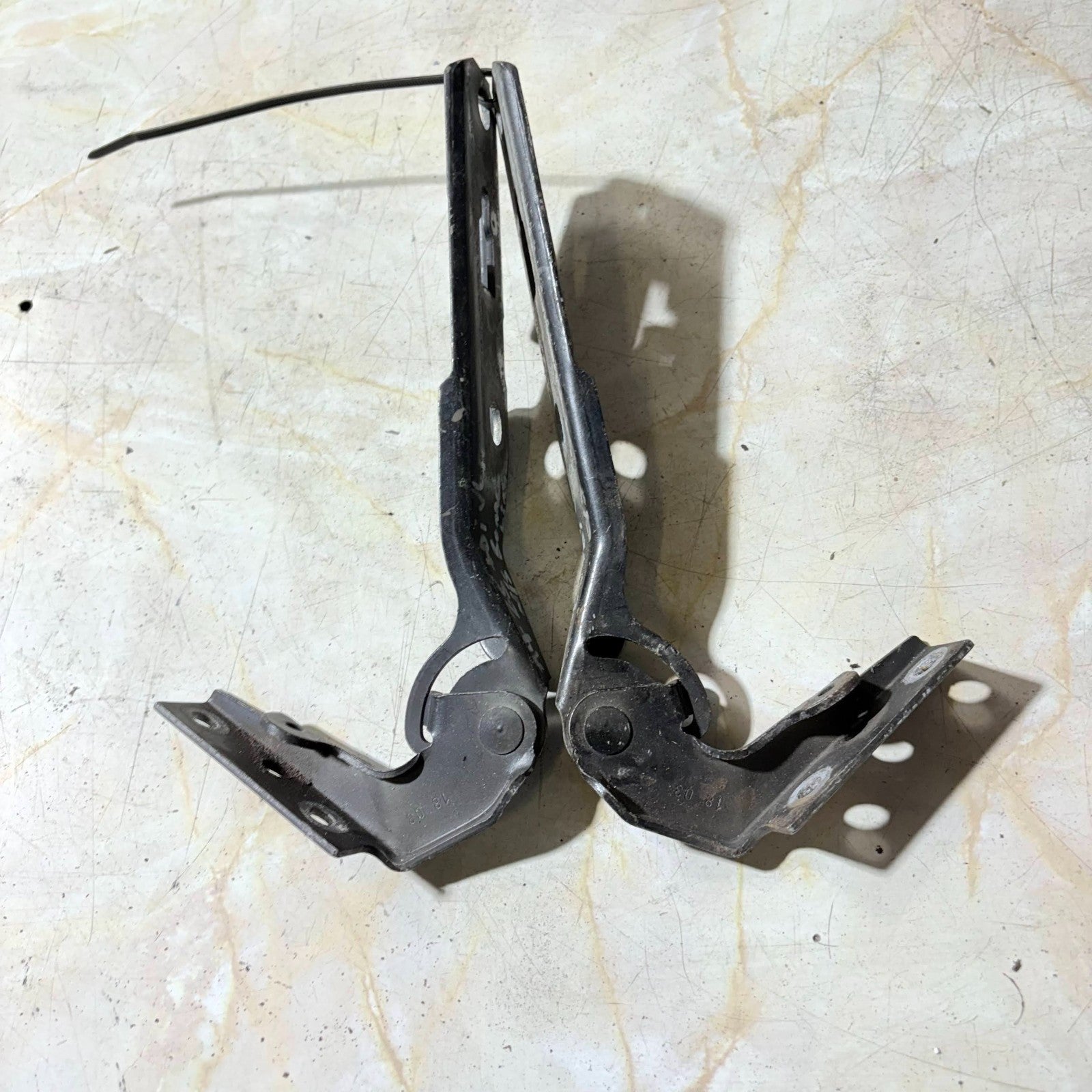 Audi A4 Pair Left Passenger Side Bonnet Hinges 8E08233025E