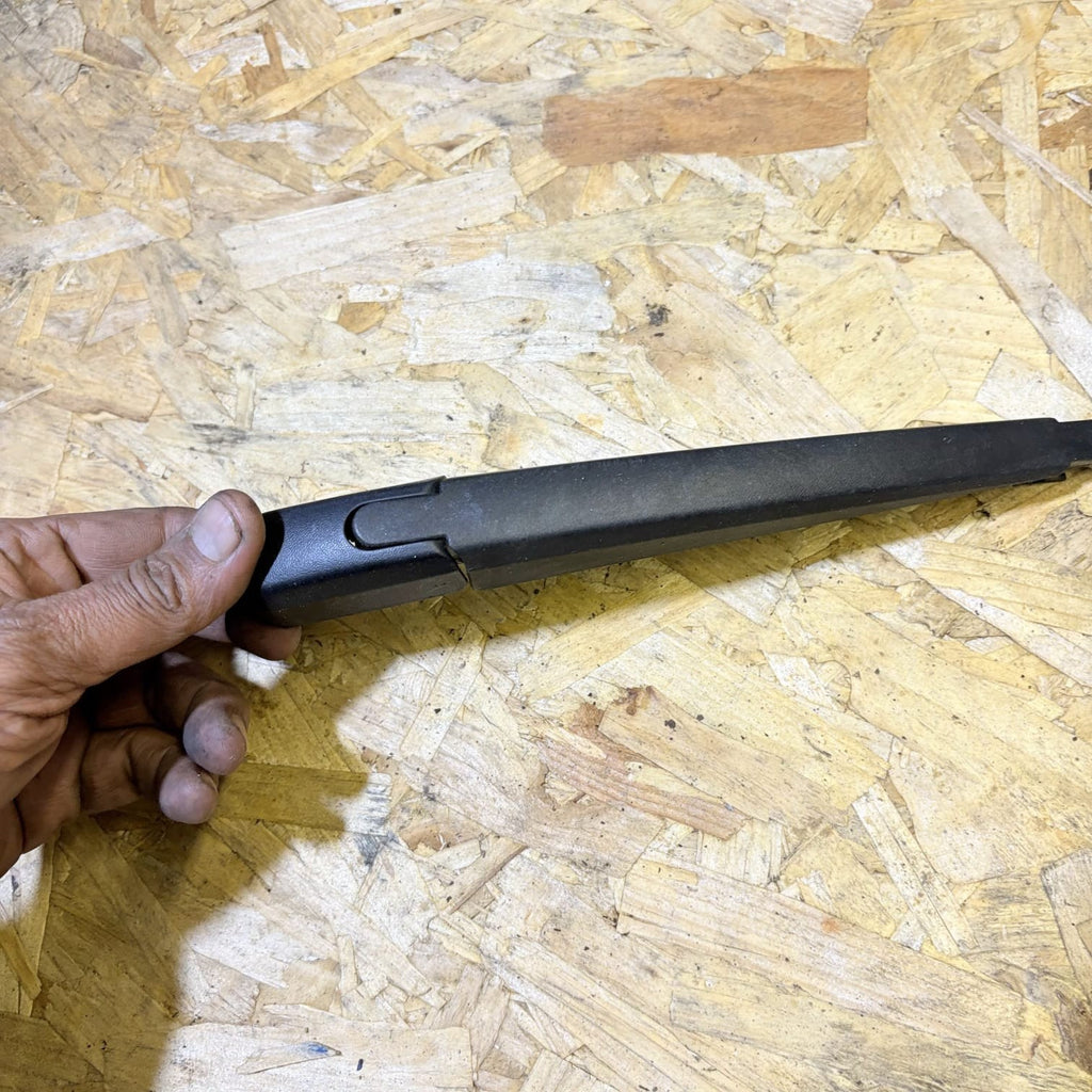 TOYOTA RAV4 MK2 2000-2005 REAR WINDOW WIPER ARM