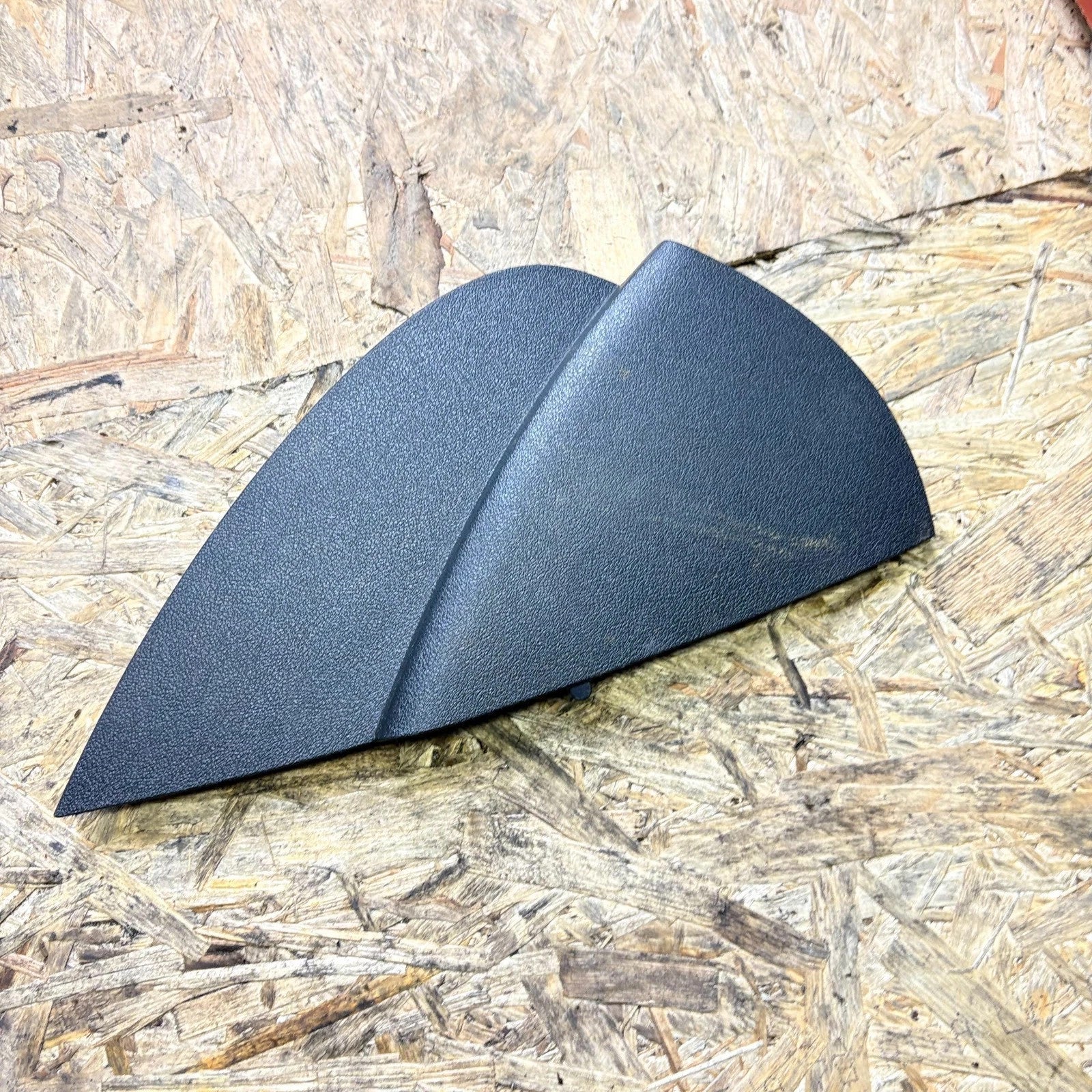 AUDI A3 2010 OFF SIDE DRIVER SIDE DASHBOARD END COVER CAP TRIM 8P0857086